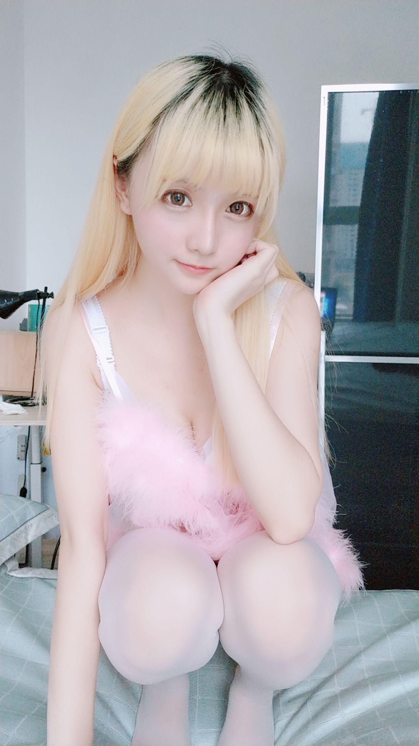 Coser小姐姐星之迟迟 粉红睡衣