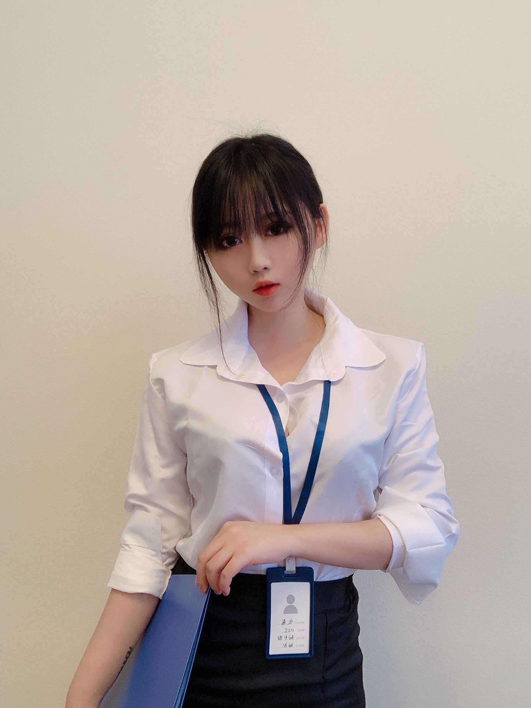 蜜桃少女是依酱呀 黑丝制服