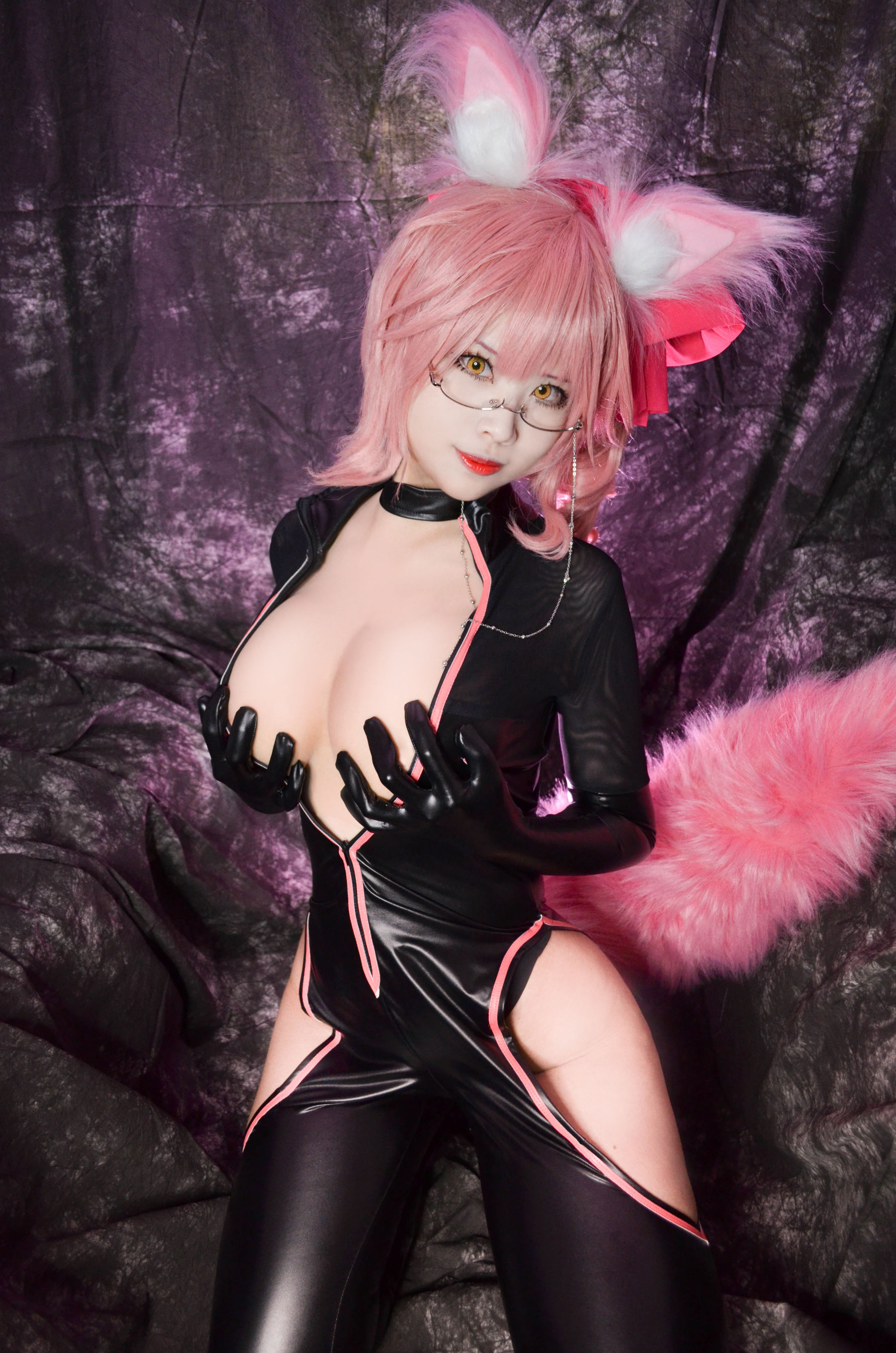 Coser萱-KaYa Tamamo Secretary (Fate Grand Order)