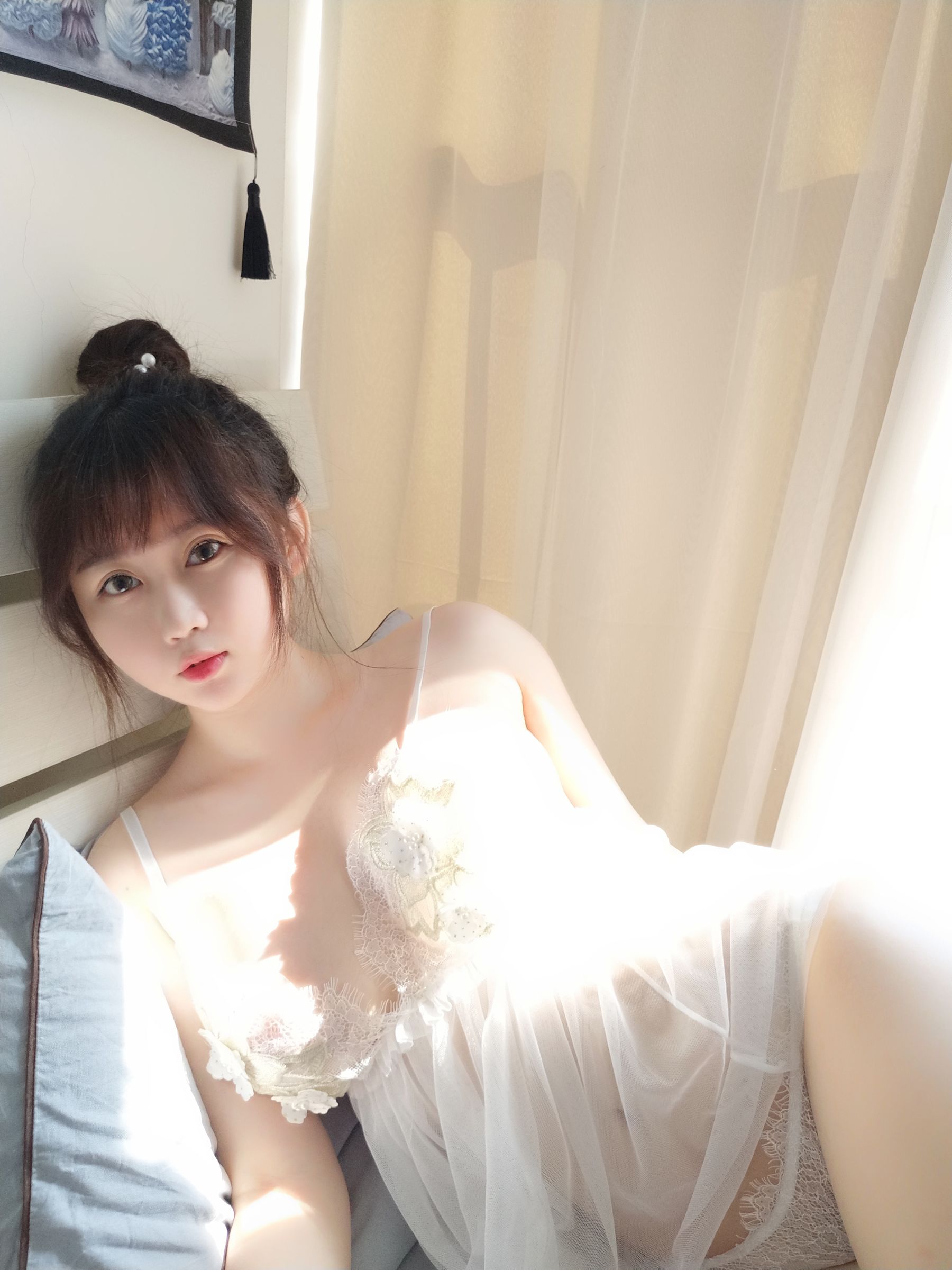 蜜桃少女是依酱呀 蕾丝内衣