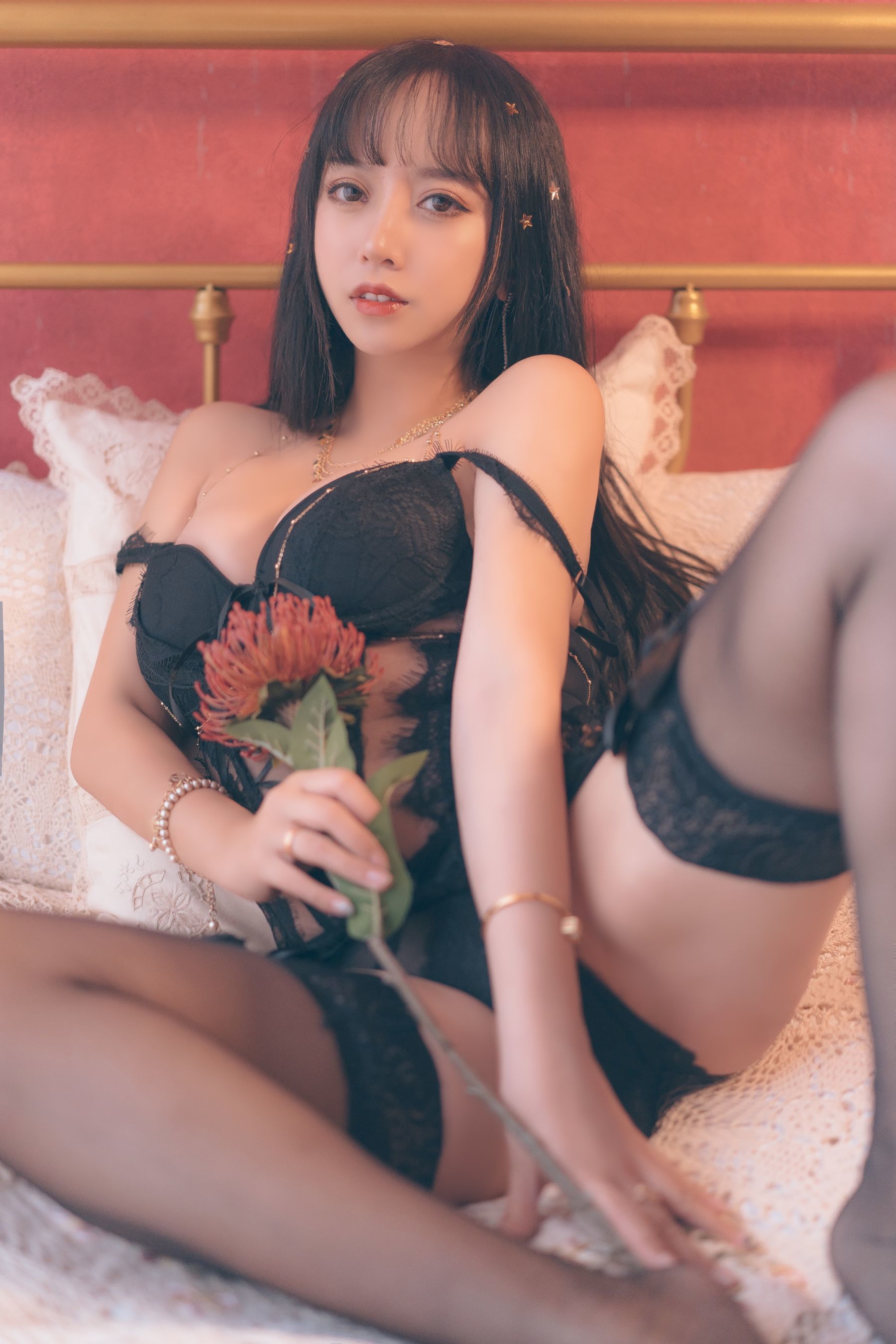 斗鱼米线线sama写真 6点半的月亮