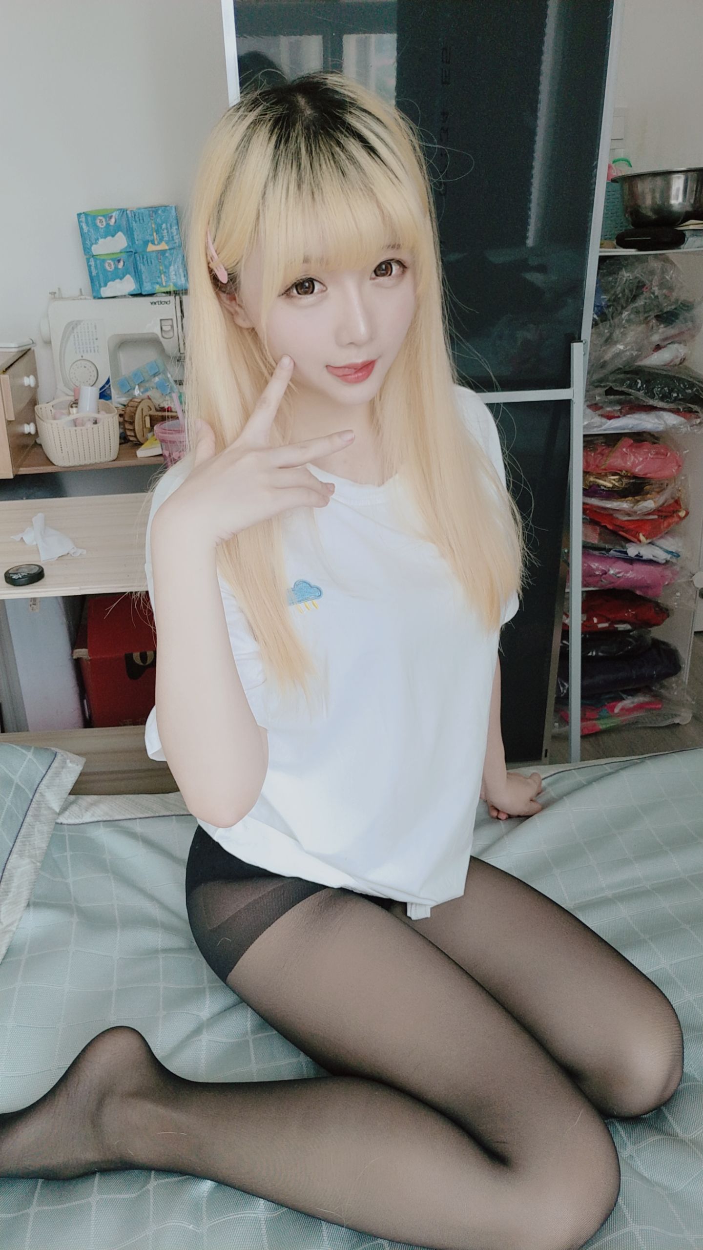 Coser小姐姐星之迟迟 白T恤