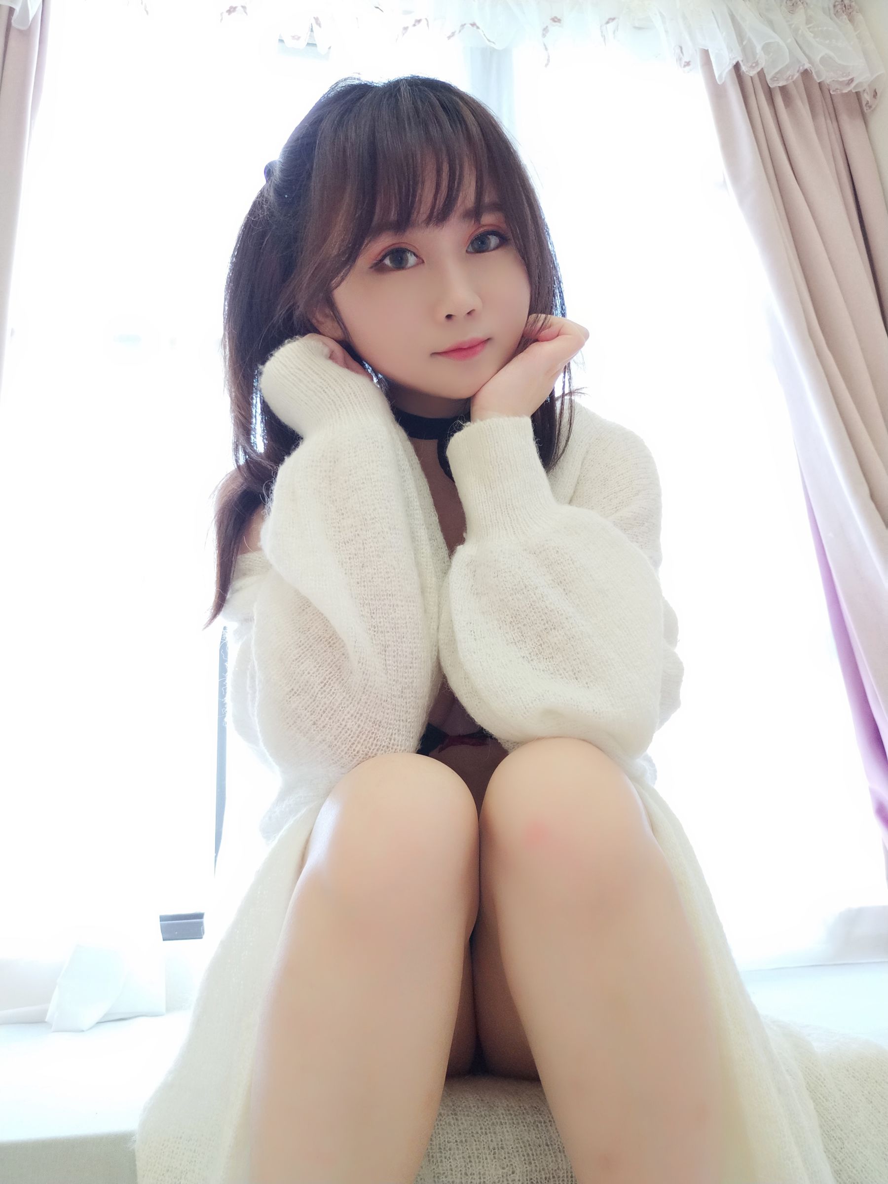 蜜桃少女是依酱呀 黑色情趣内衣