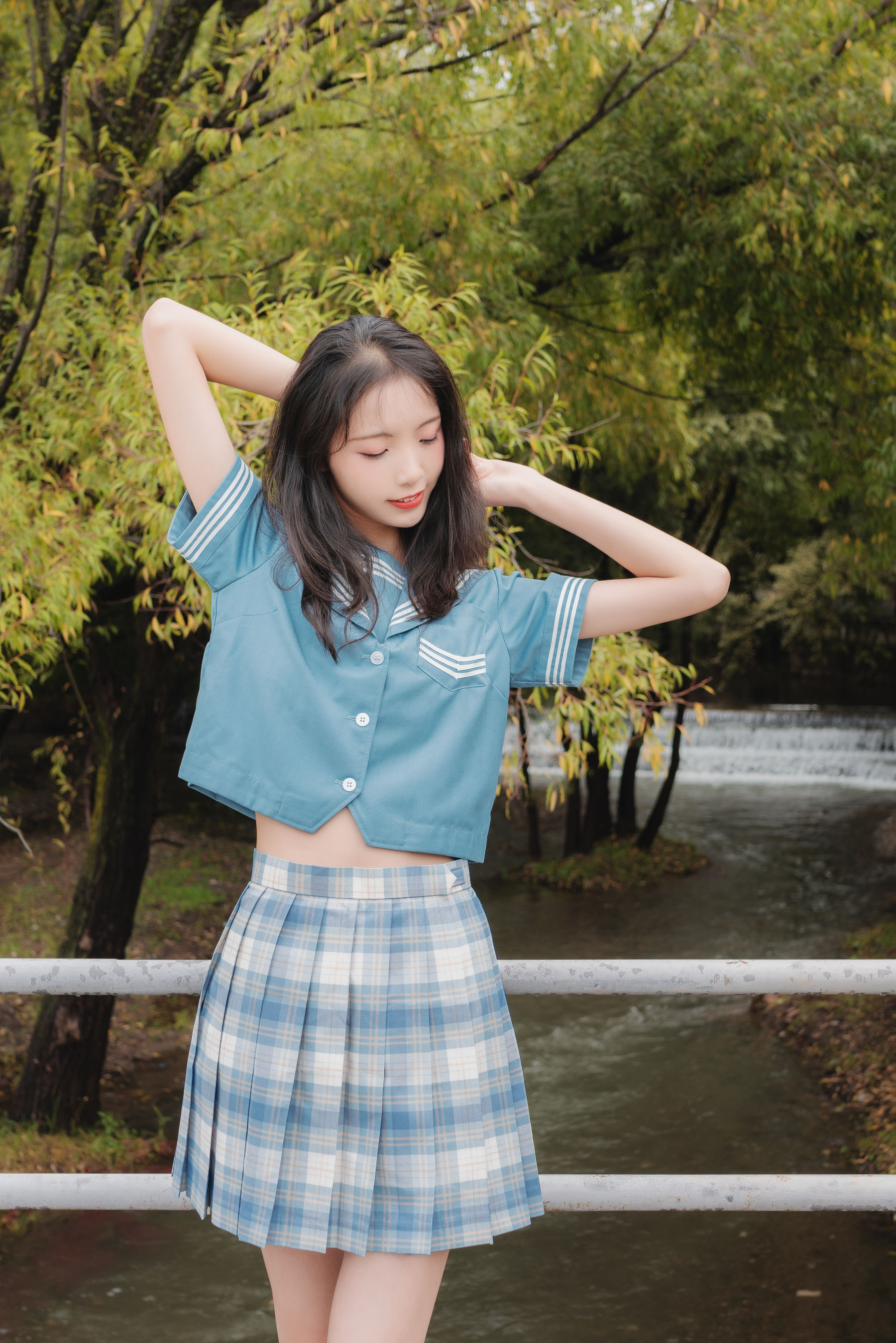 清纯妹子西瓜 丽江写真JK户外