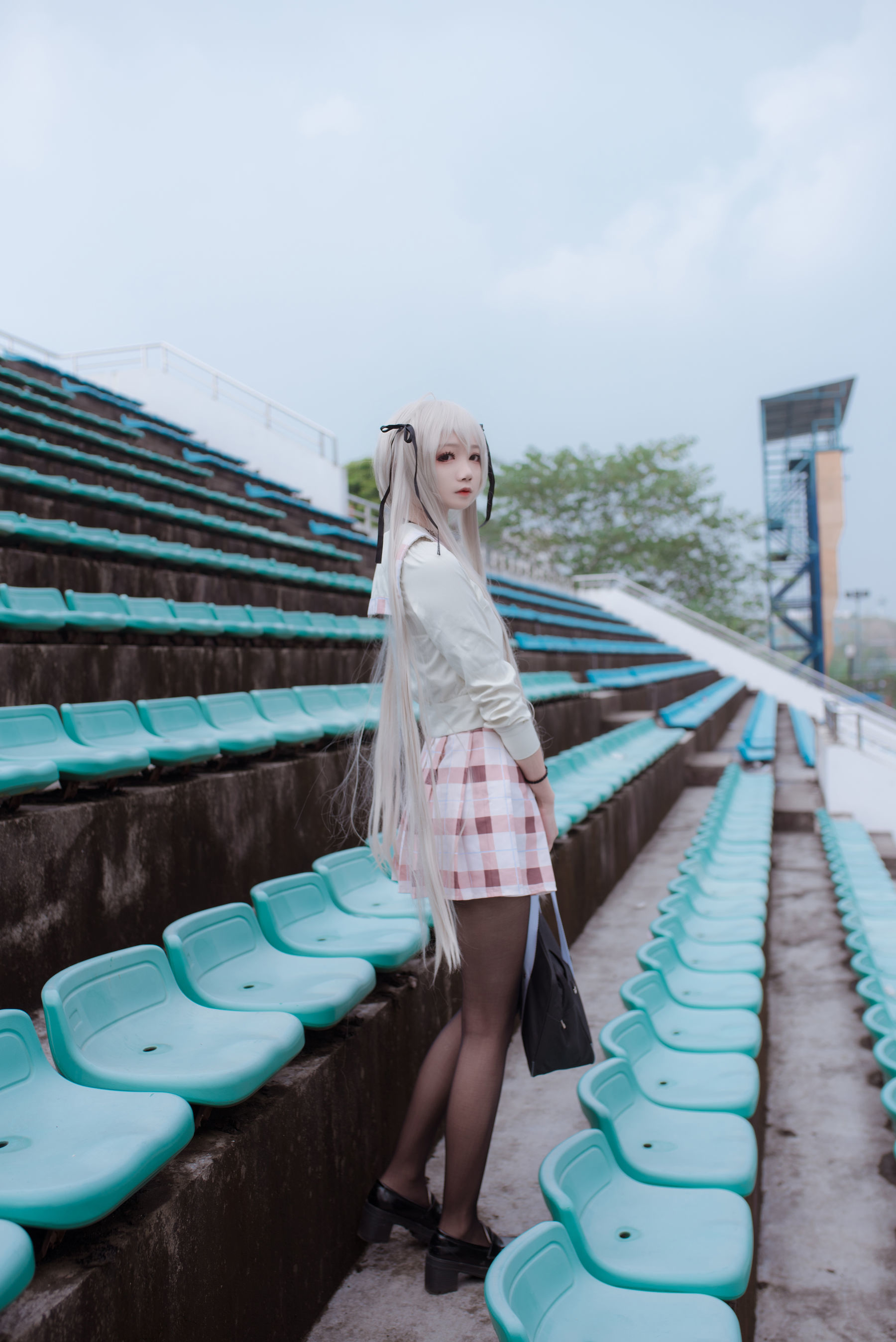 清纯少女五更百鬼 校服穹