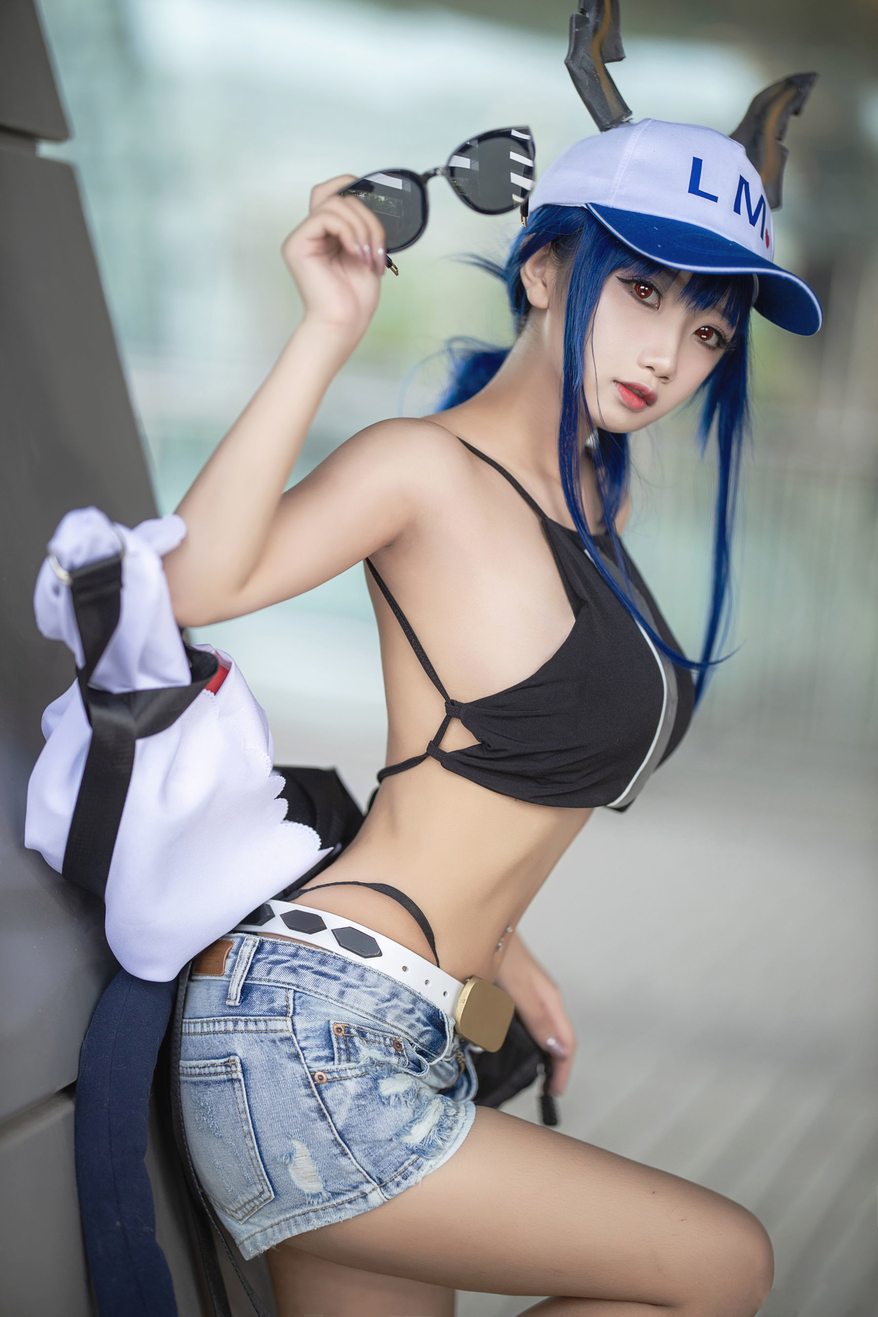 白嫩美少女鬼畜瑶 女游客c