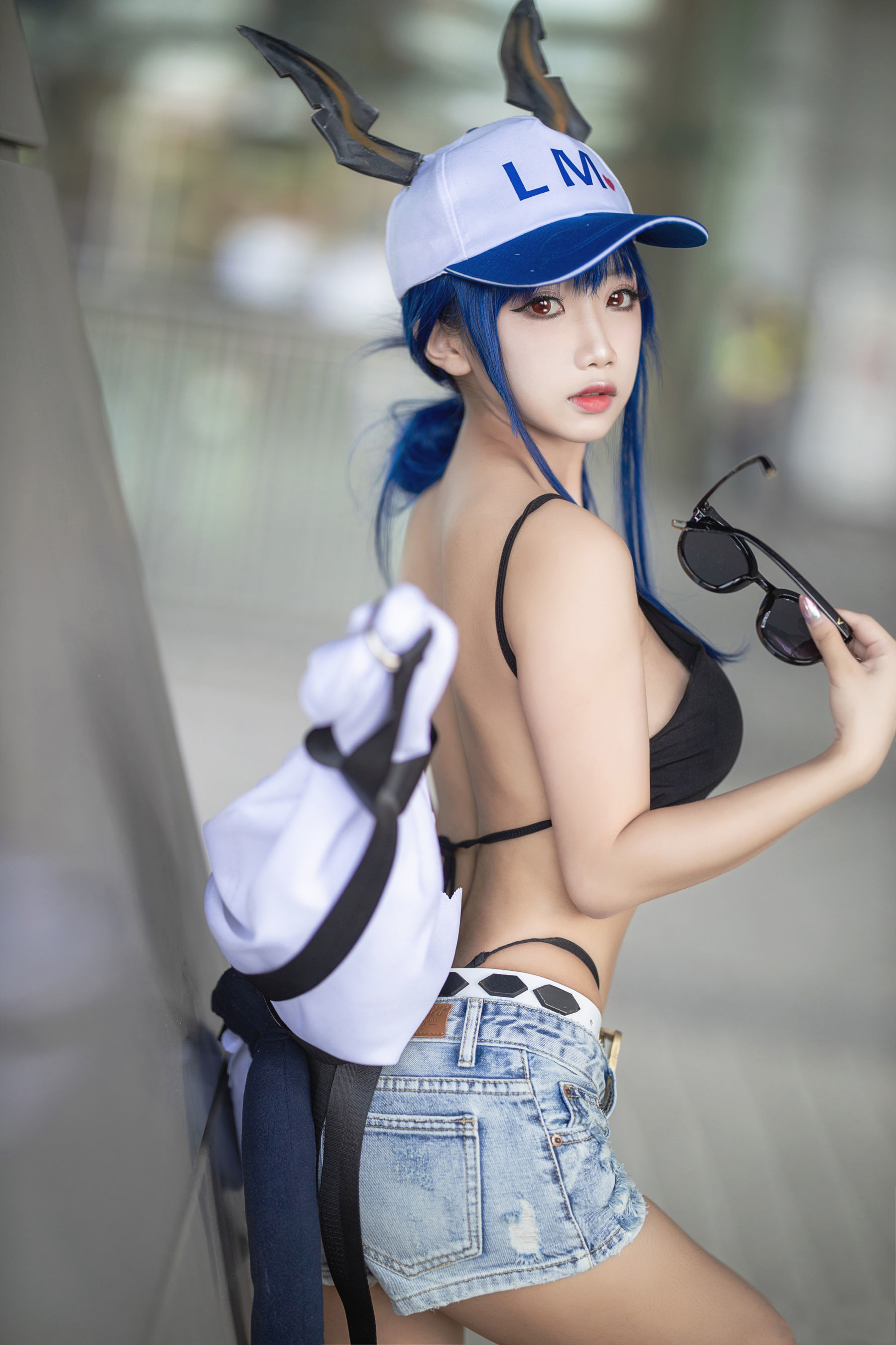 白嫩美少女鬼畜瑶 女游客c