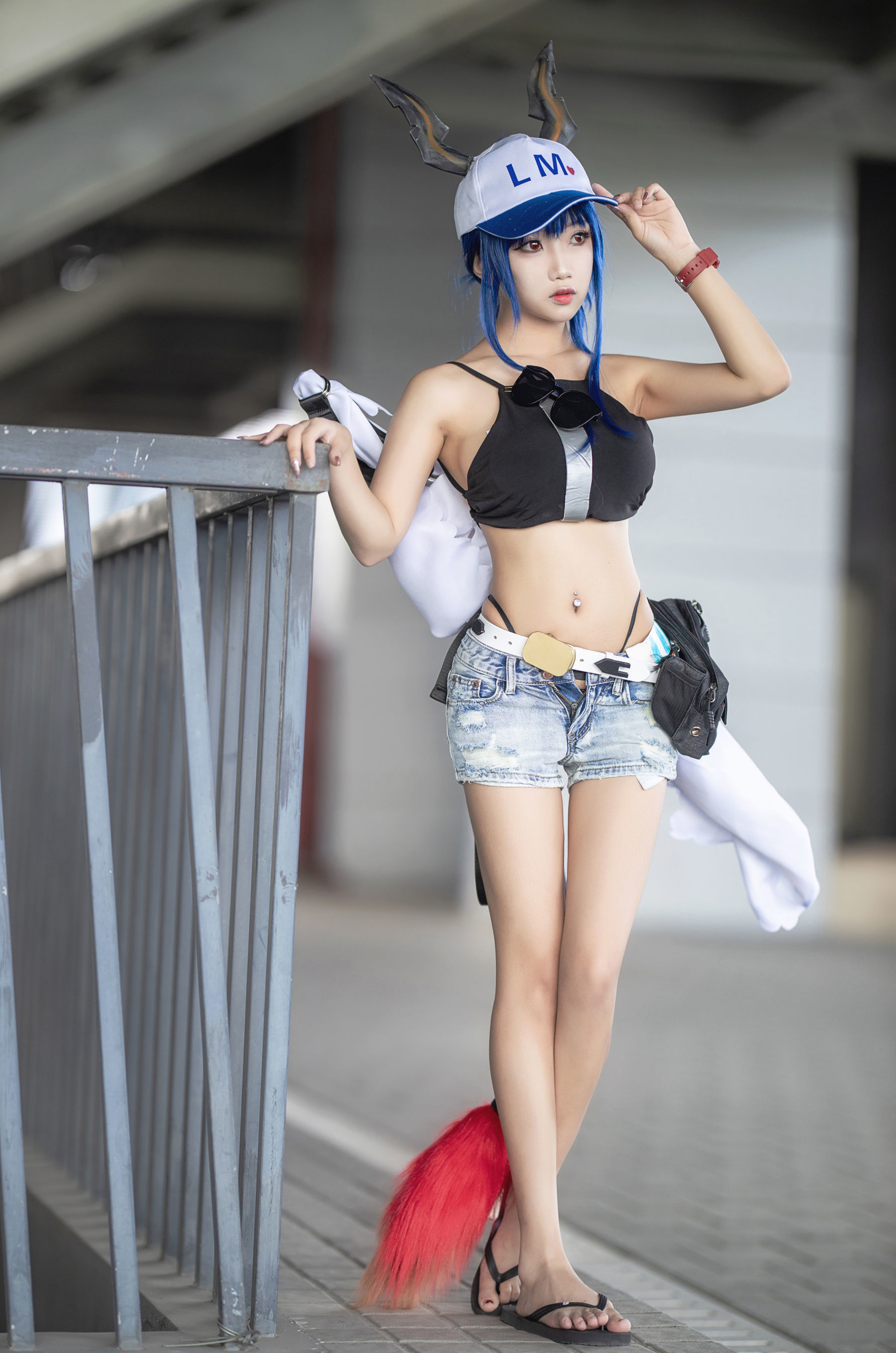 白嫩美少女鬼畜瑶 女游客c