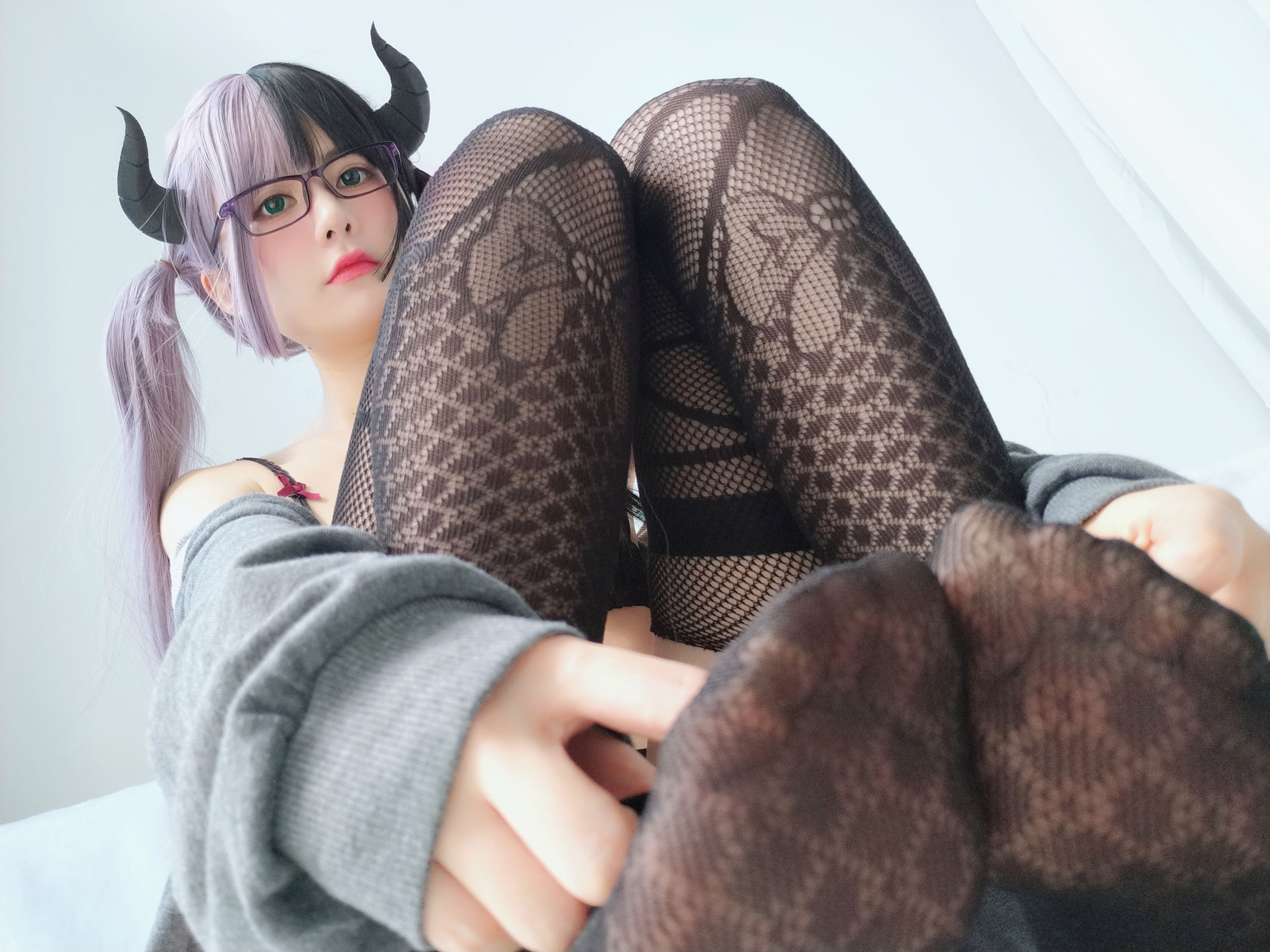 萌妹子眼酱大魔王w 黑色情趣网袜