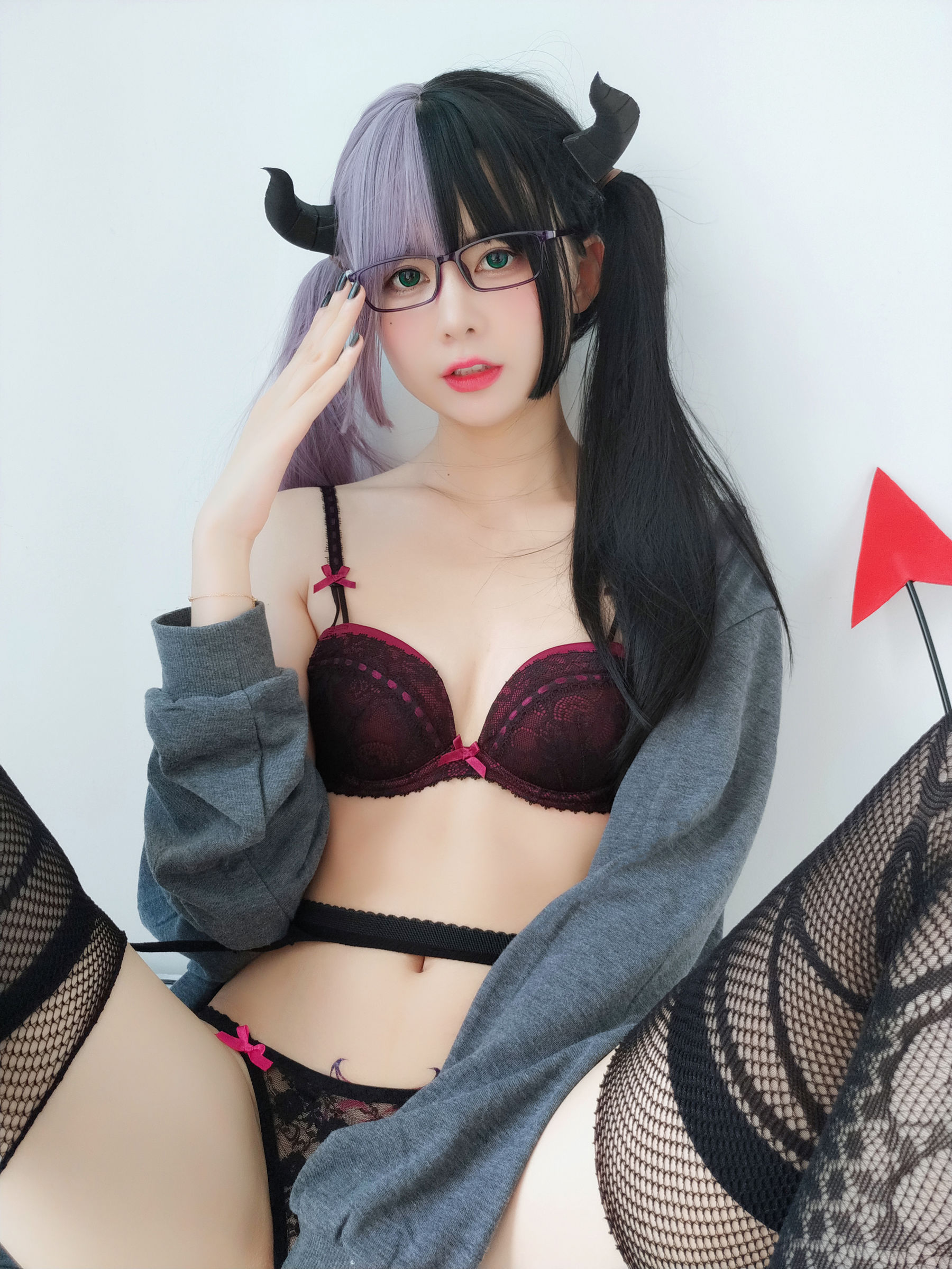 萌妹子眼酱大魔王w 黑色情趣网袜