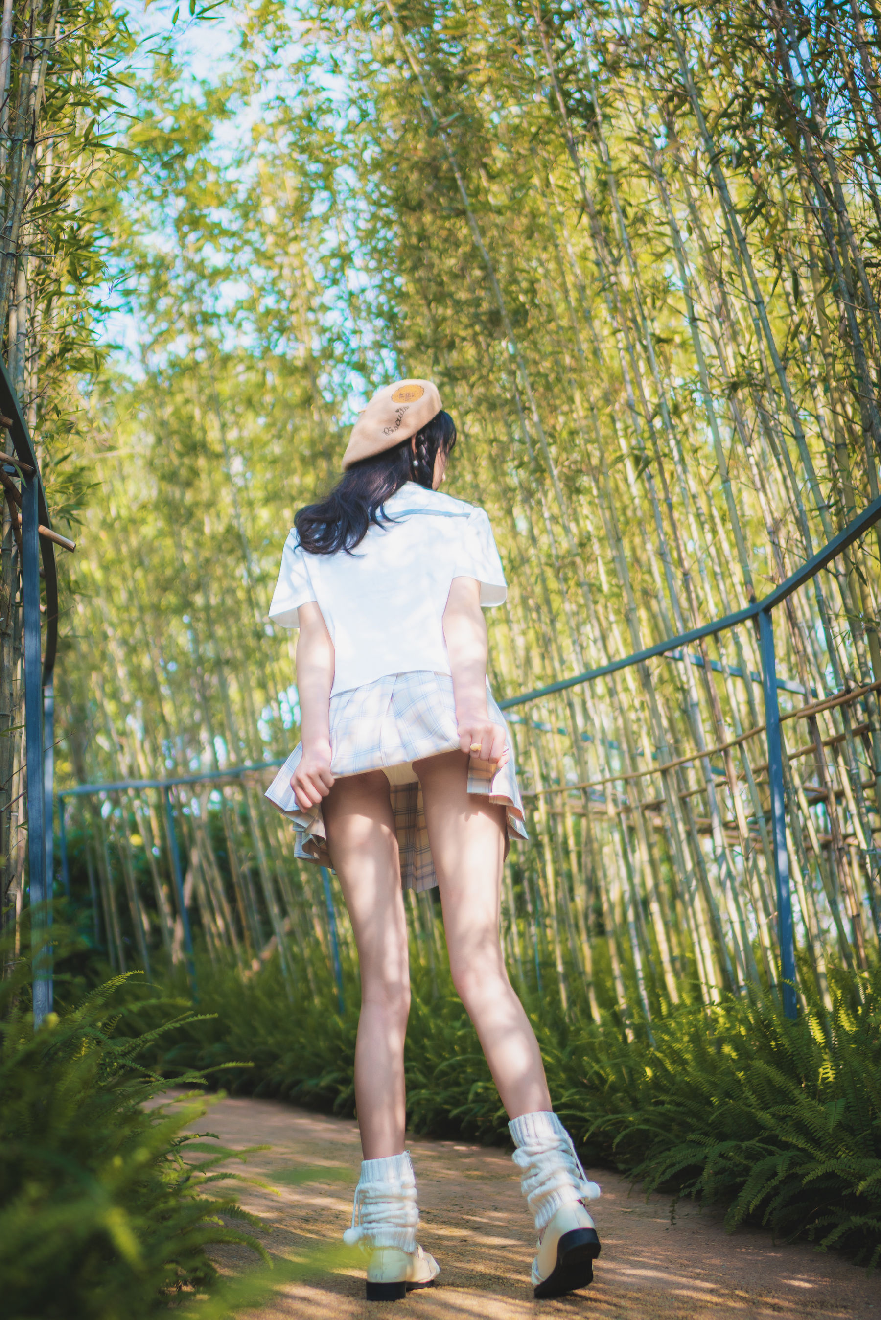 清纯妹子西瓜 白云森林