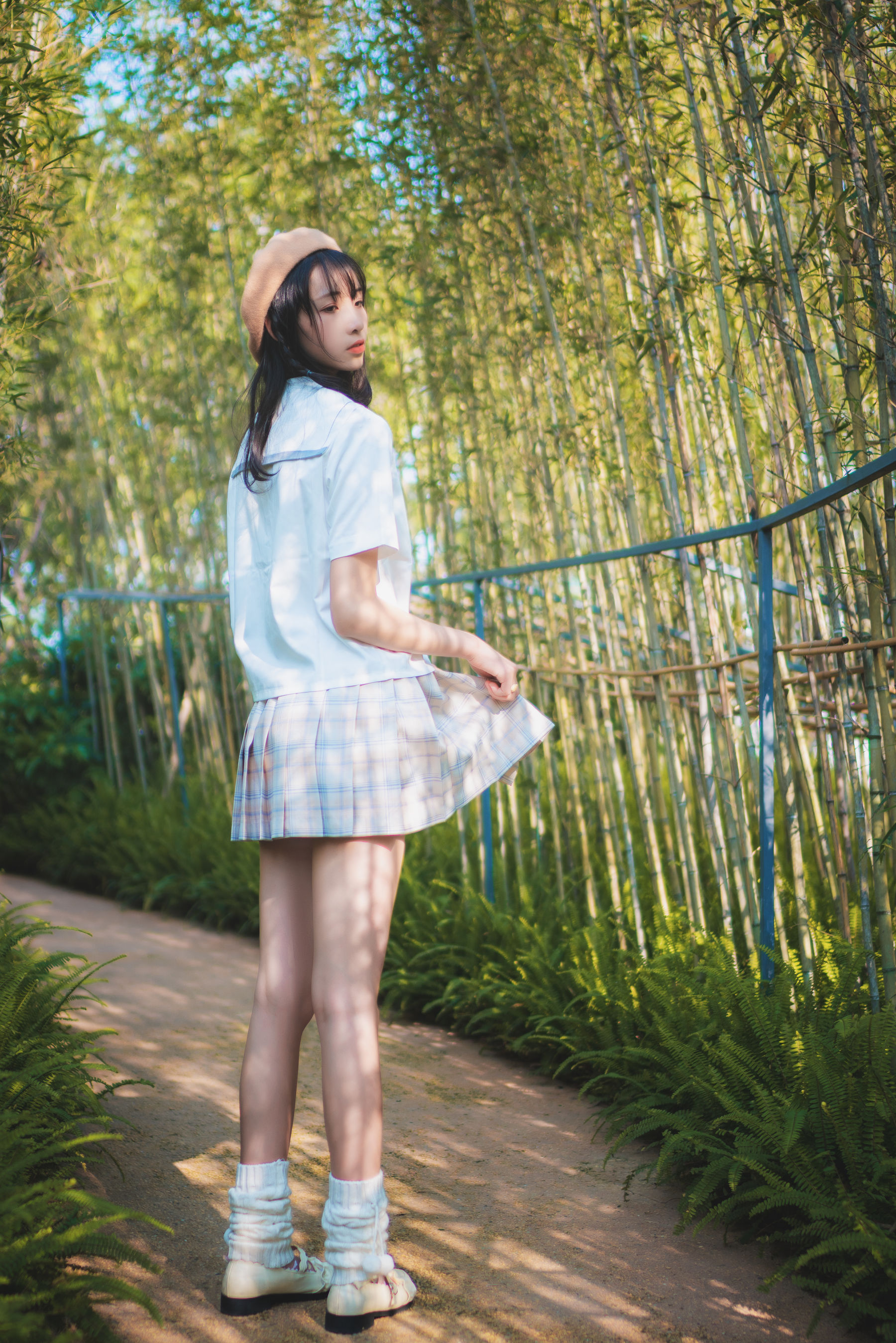 清纯妹子西瓜 白云森林