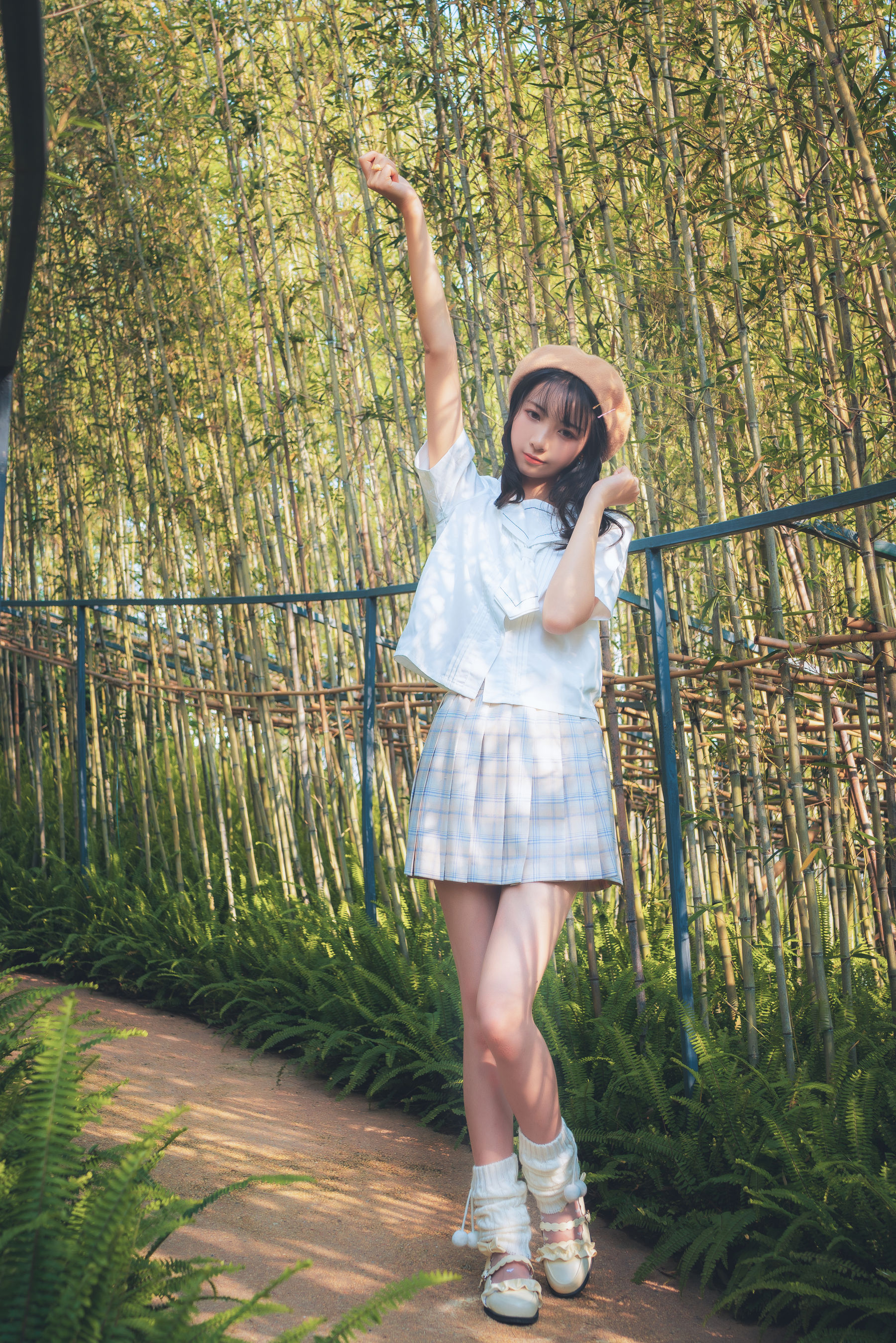 清纯妹子西瓜 白云森林