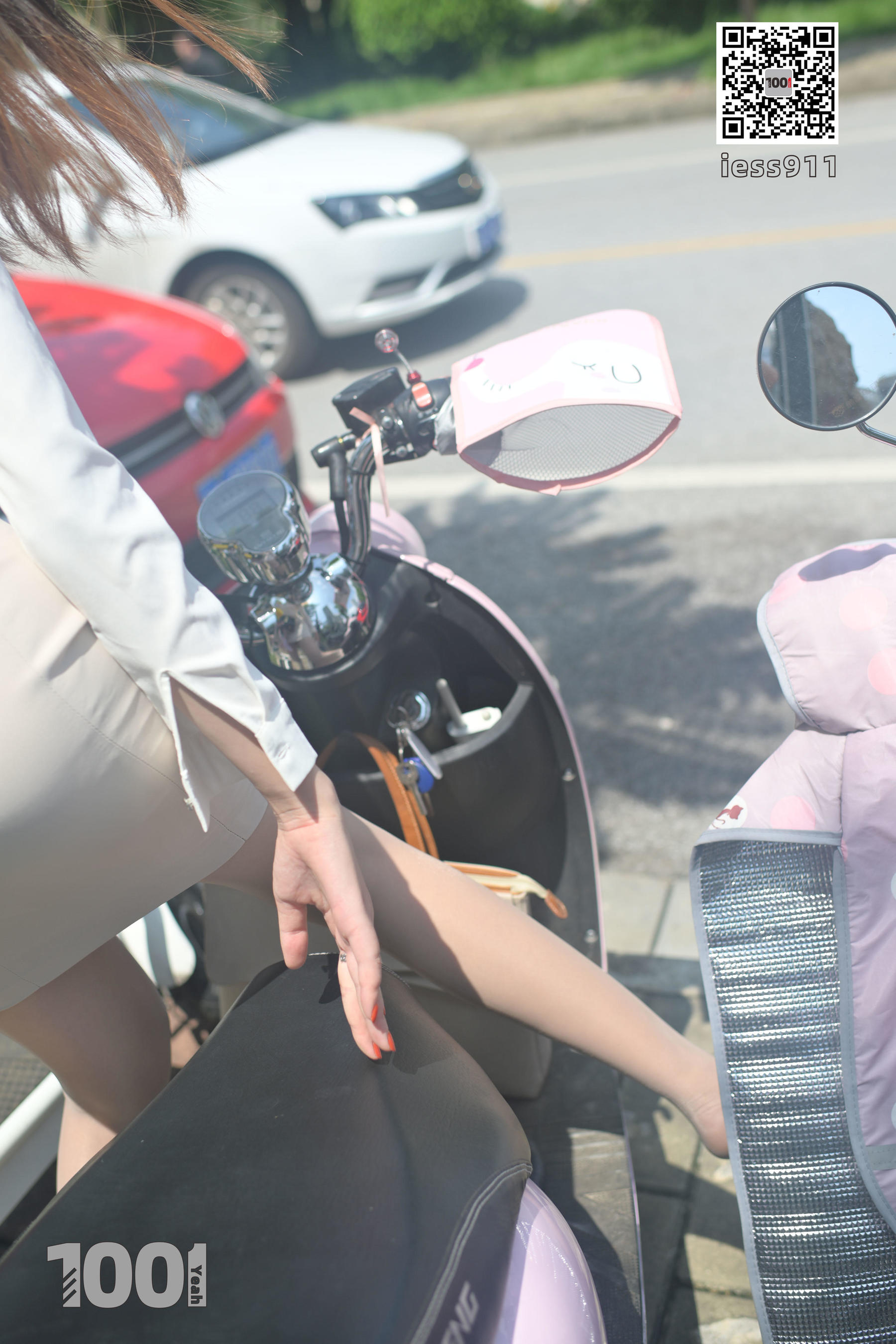 [IESS一千零一夜]  西瓜 《骑电瓶车1》