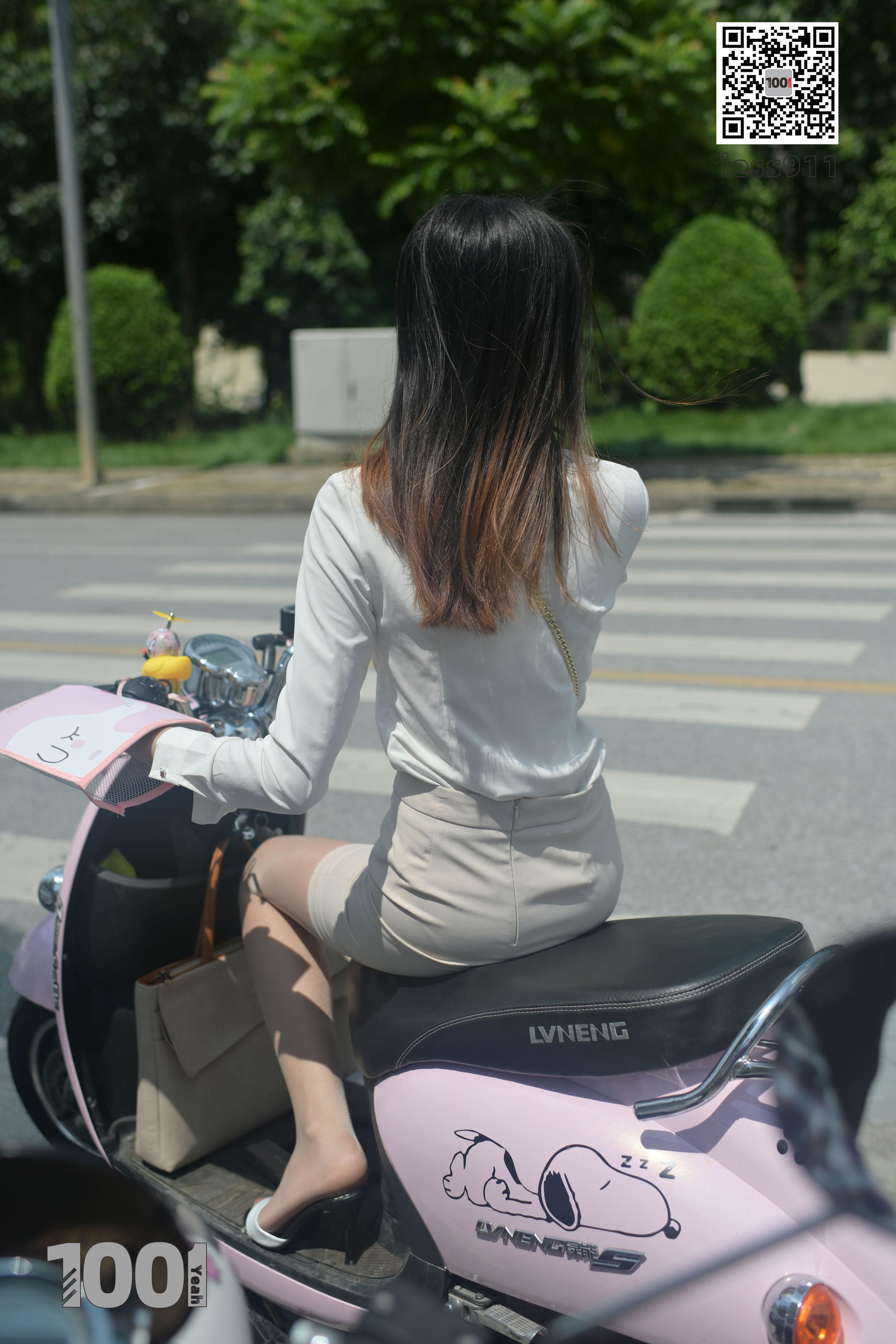 [IESS一千零一夜]  西瓜 《骑电瓶车1》
