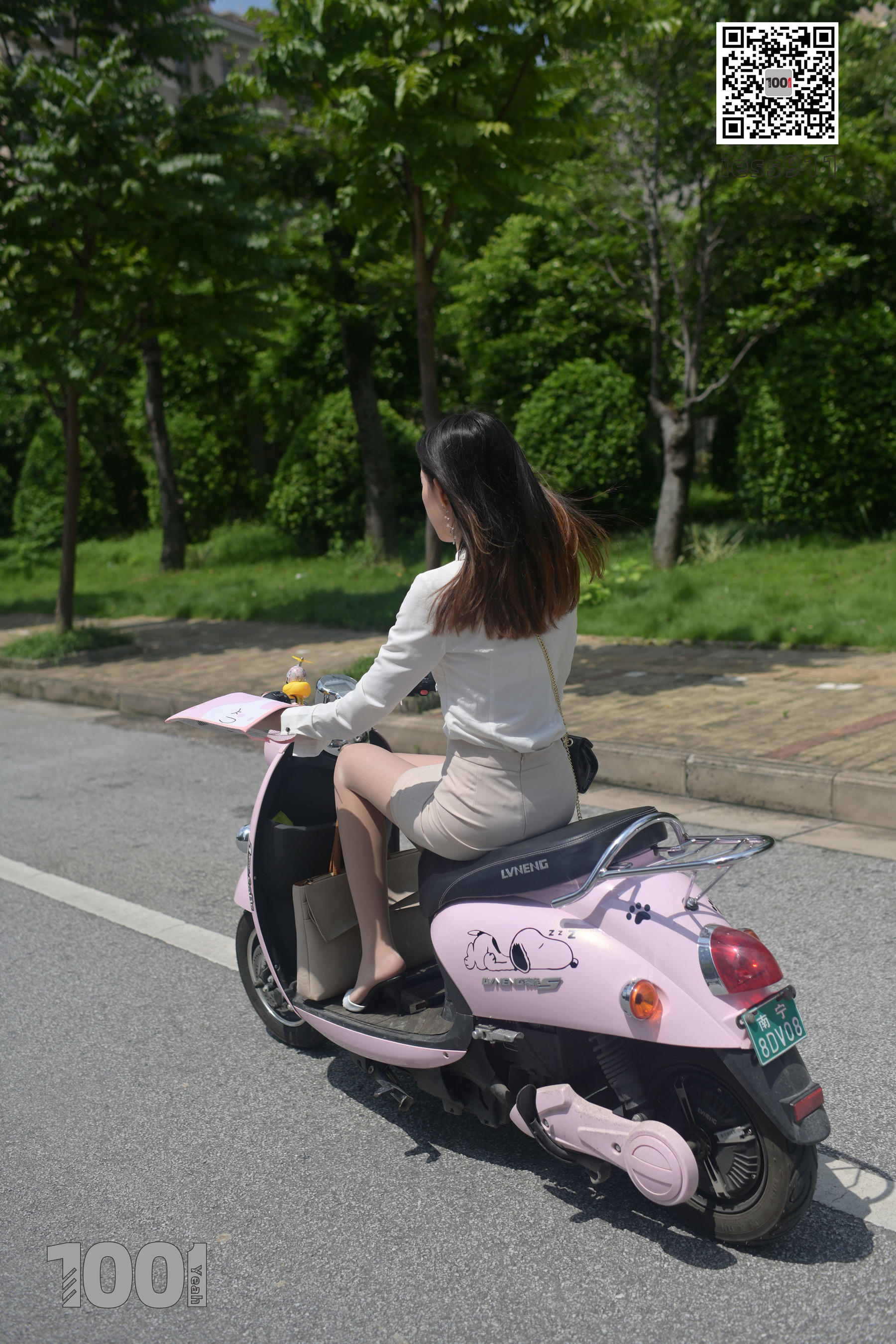 [IESS一千零一夜]  西瓜 《骑电瓶车1》