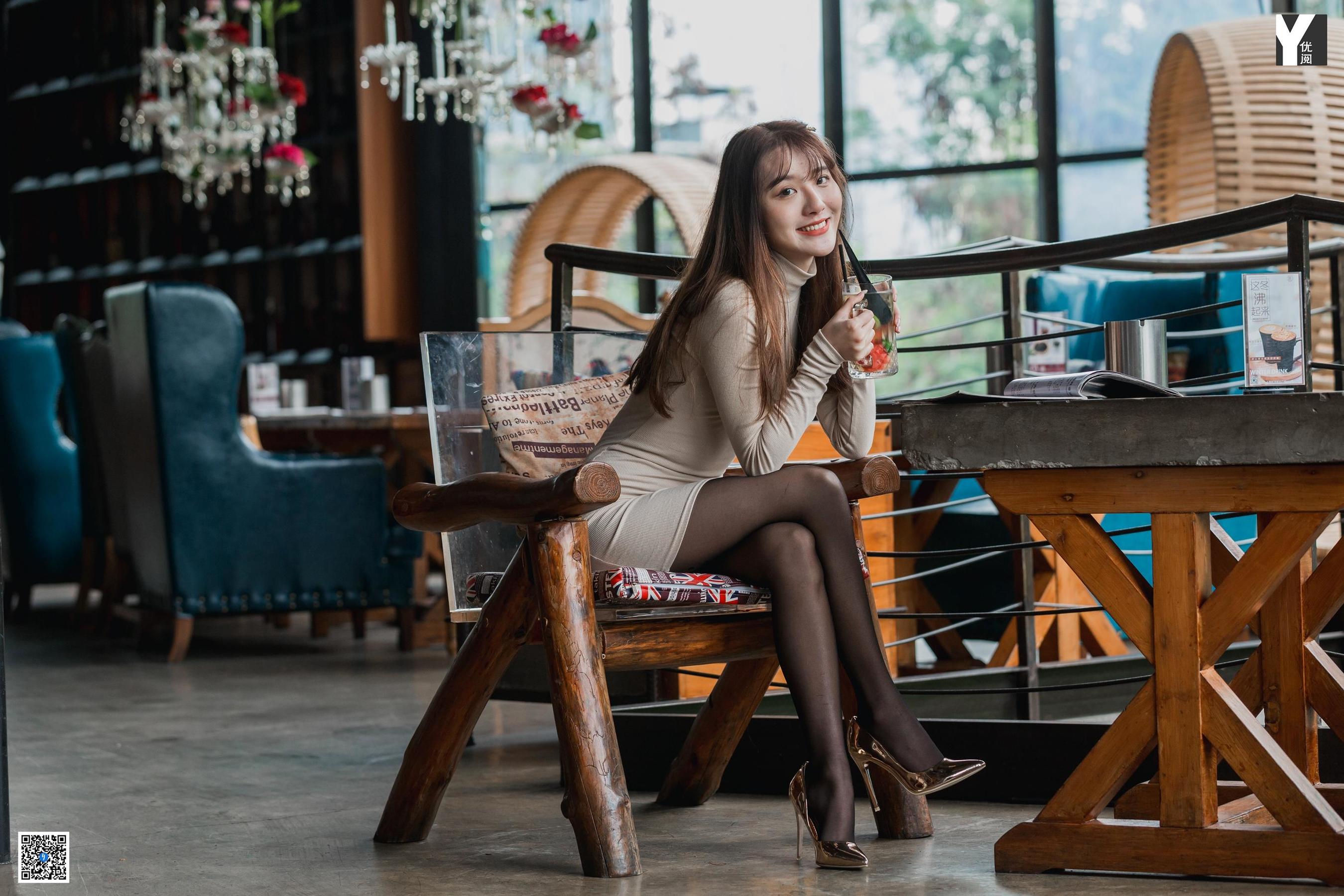 [IESS异思趣向] 模特：婉萍《又纯又欲的黑色》