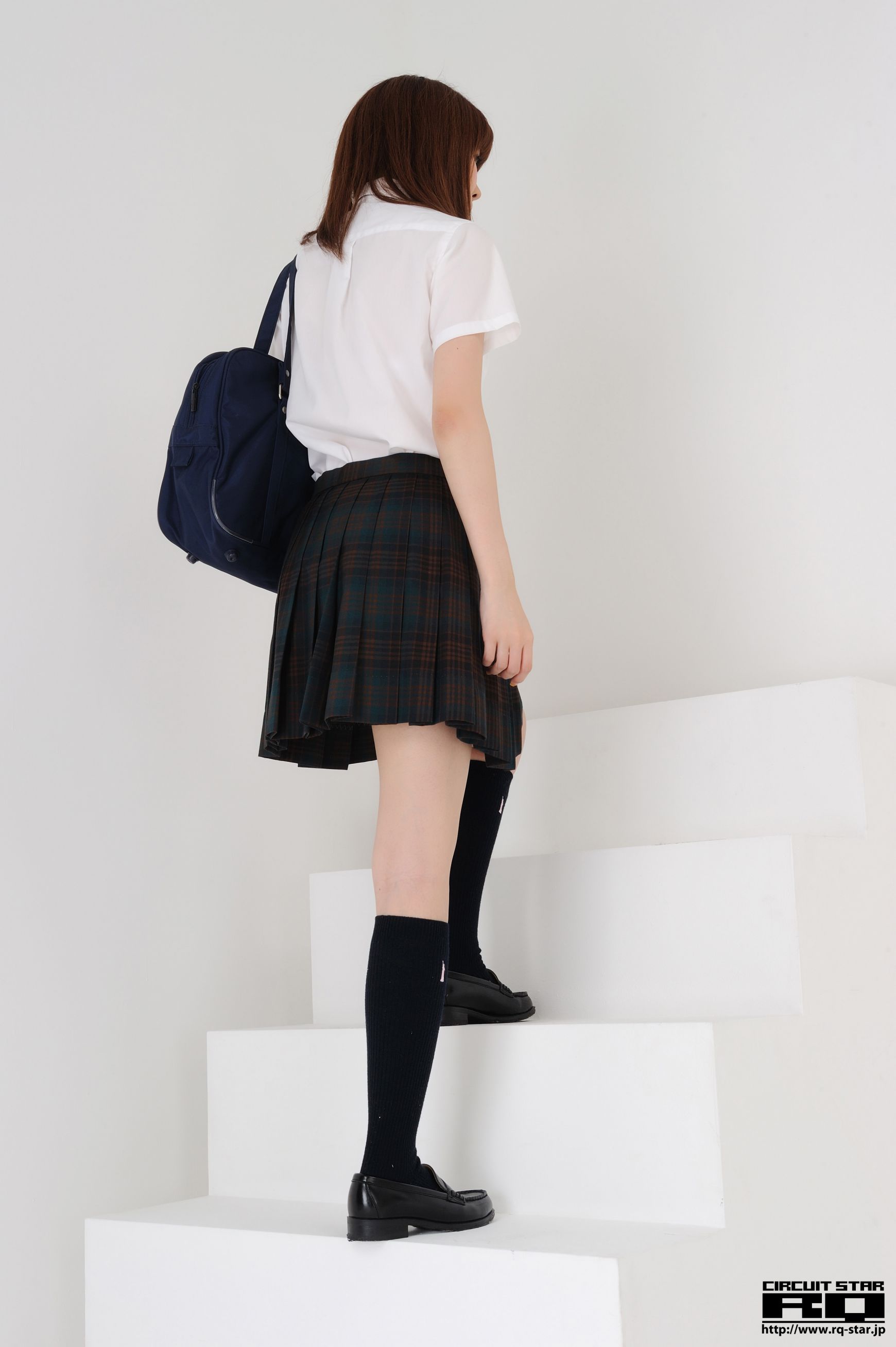 [RQ-STAR] NO.00378 生田晴香 School Girl 写真集