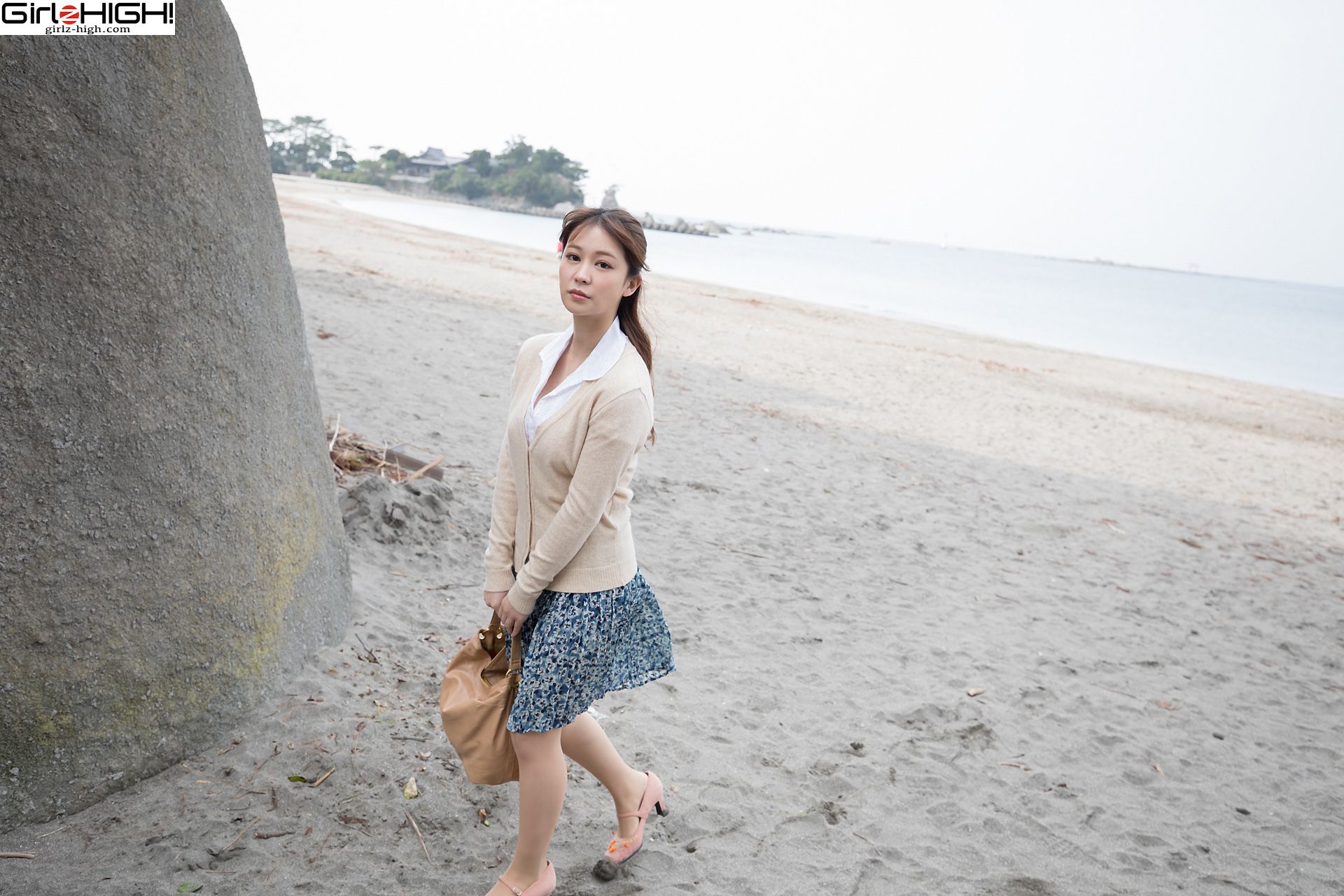 [Girlz-High] Kasumi Yoshinaga 吉永佳純 - ghwb_012_001