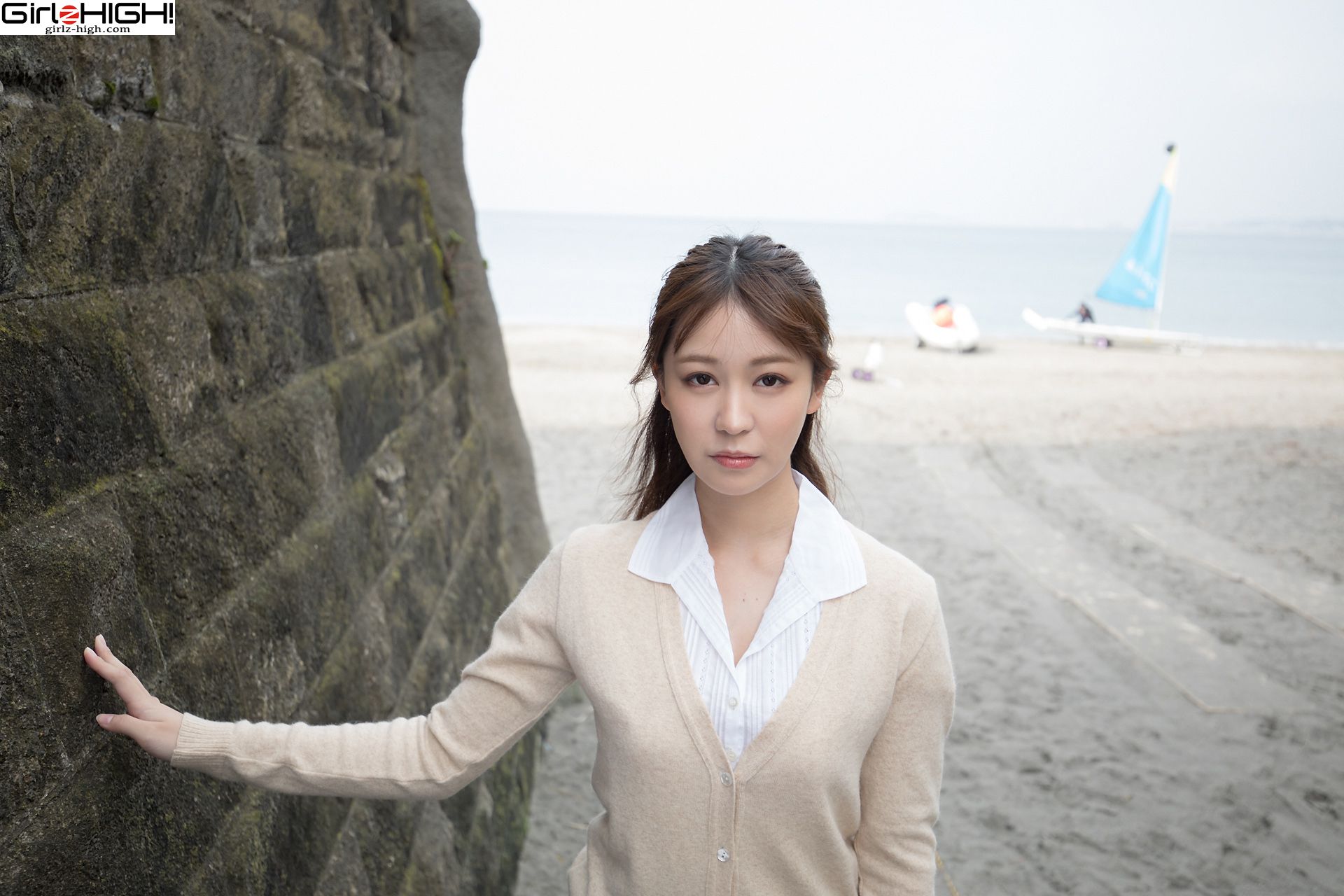 [Girlz-High] Kasumi Yoshinaga 吉永佳純 - ghwb_012_001
