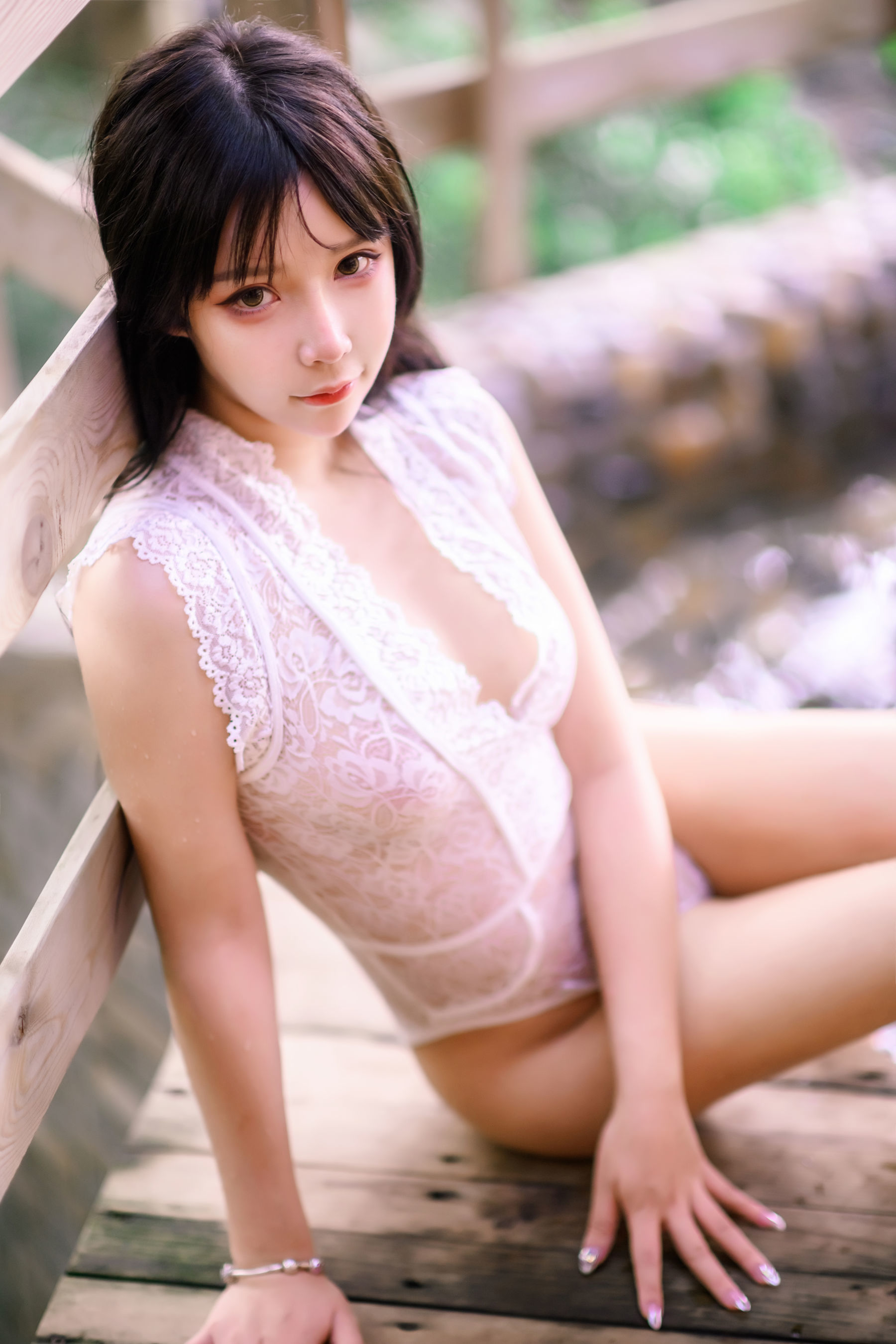 [COS福利] 二次元妹子抱走莫子aa - 室外性感