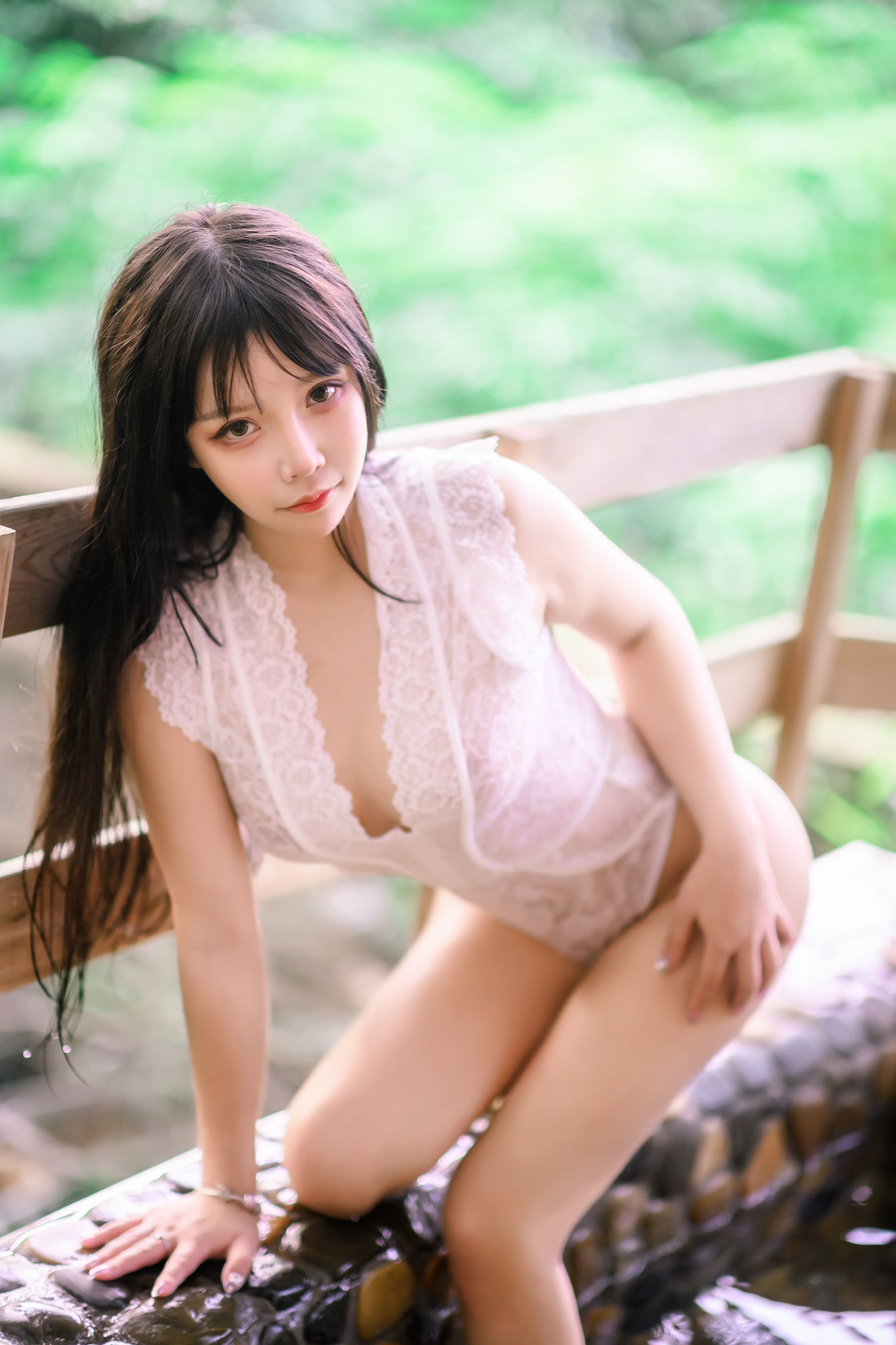 [COS福利] 二次元妹子抱走莫子aa - 室外性感
