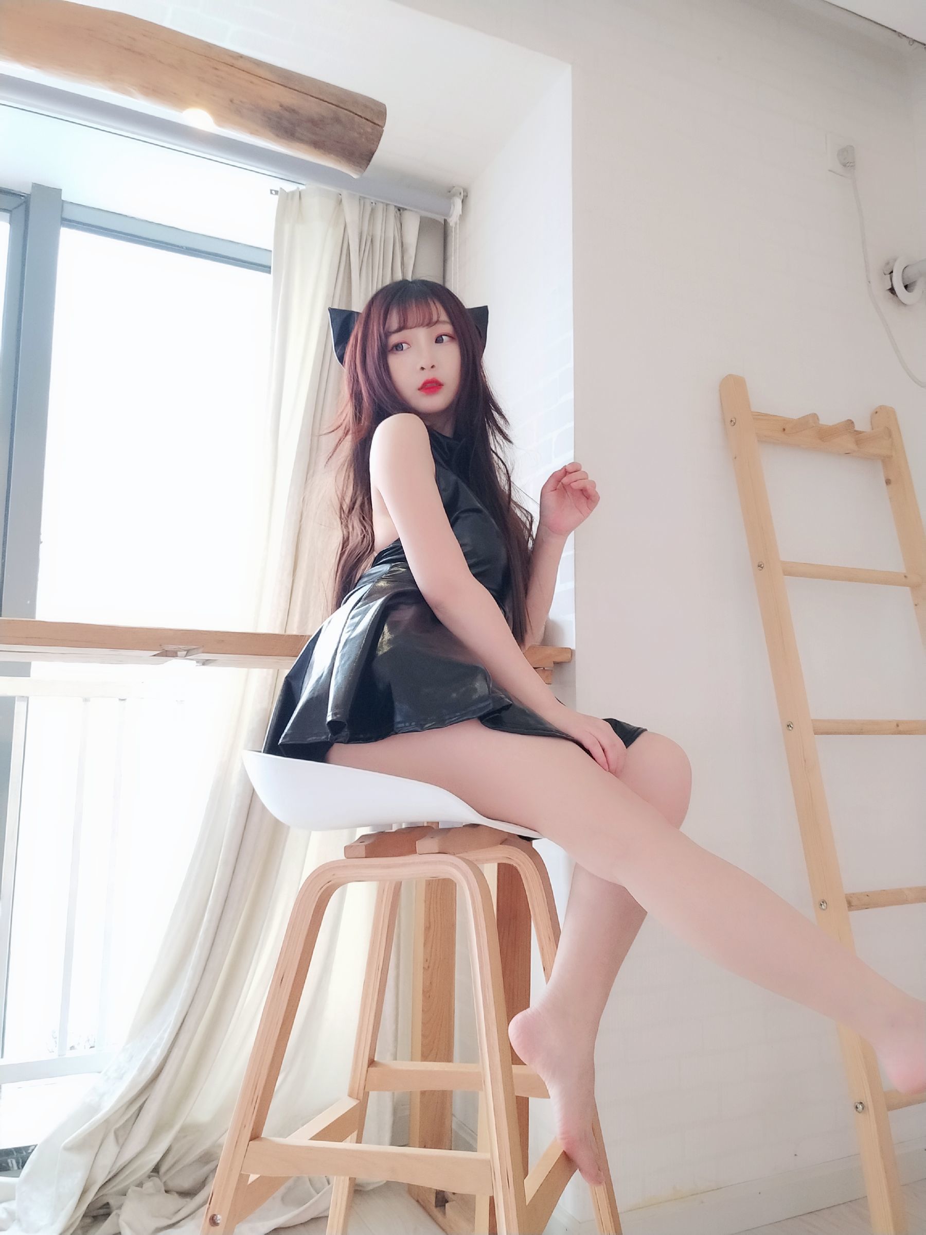 [COS福利] 二次元美女古川kagura - 黑亮连衣裙