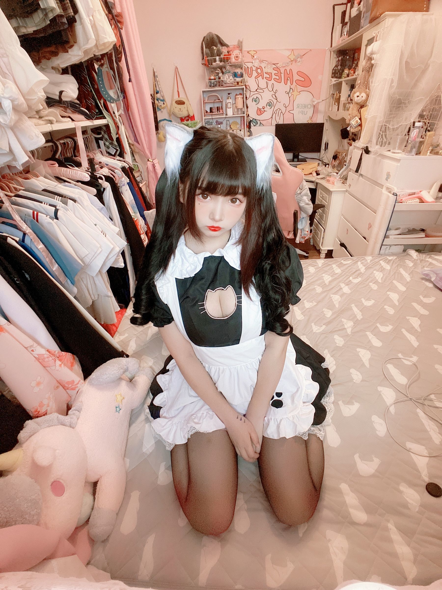 [COS福利] 二次元美女古川kagura - 黑丝开胸 猫耳女仆