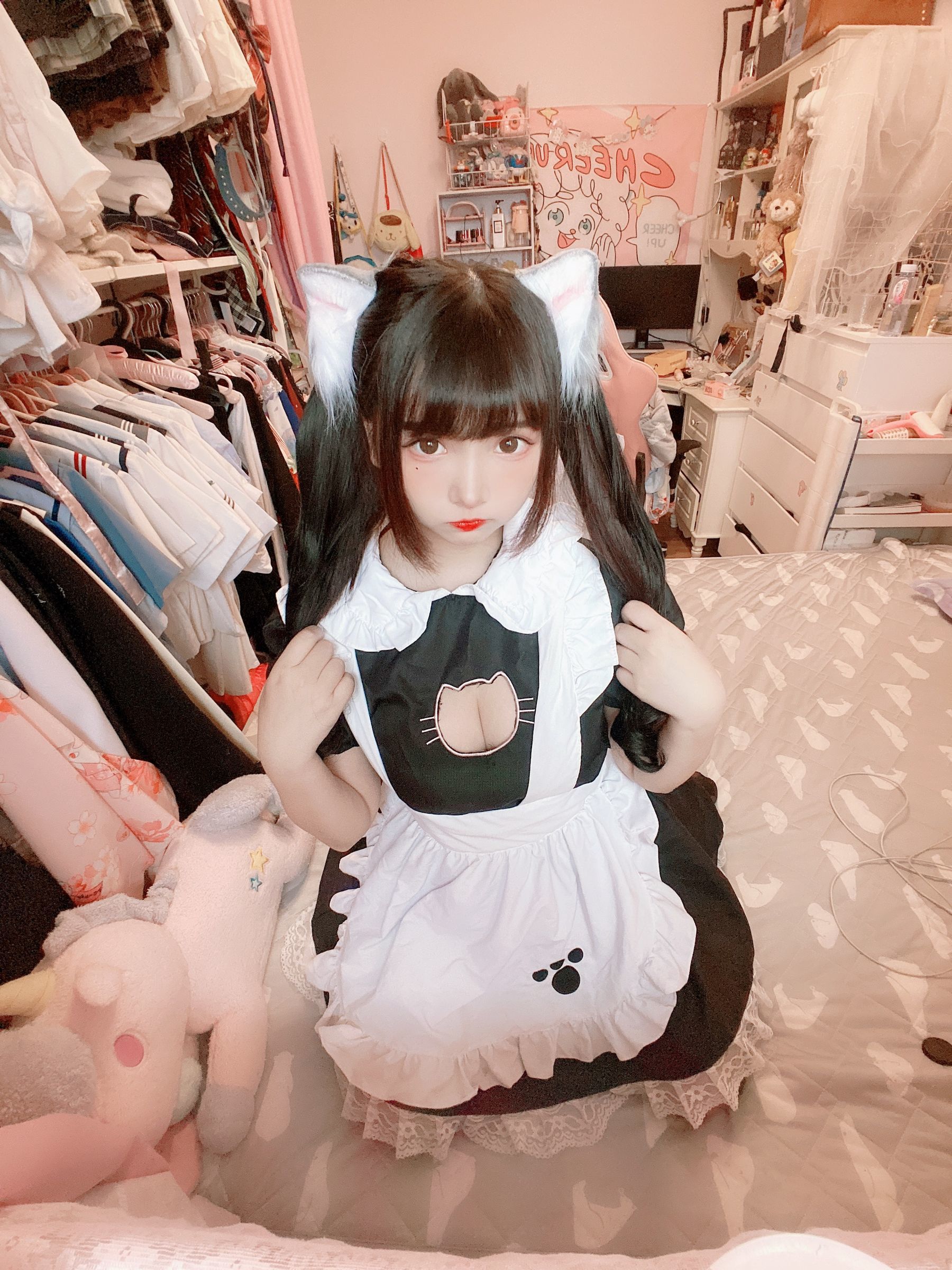 [COS福利] 二次元美女古川kagura - 黑丝开胸 猫耳女仆