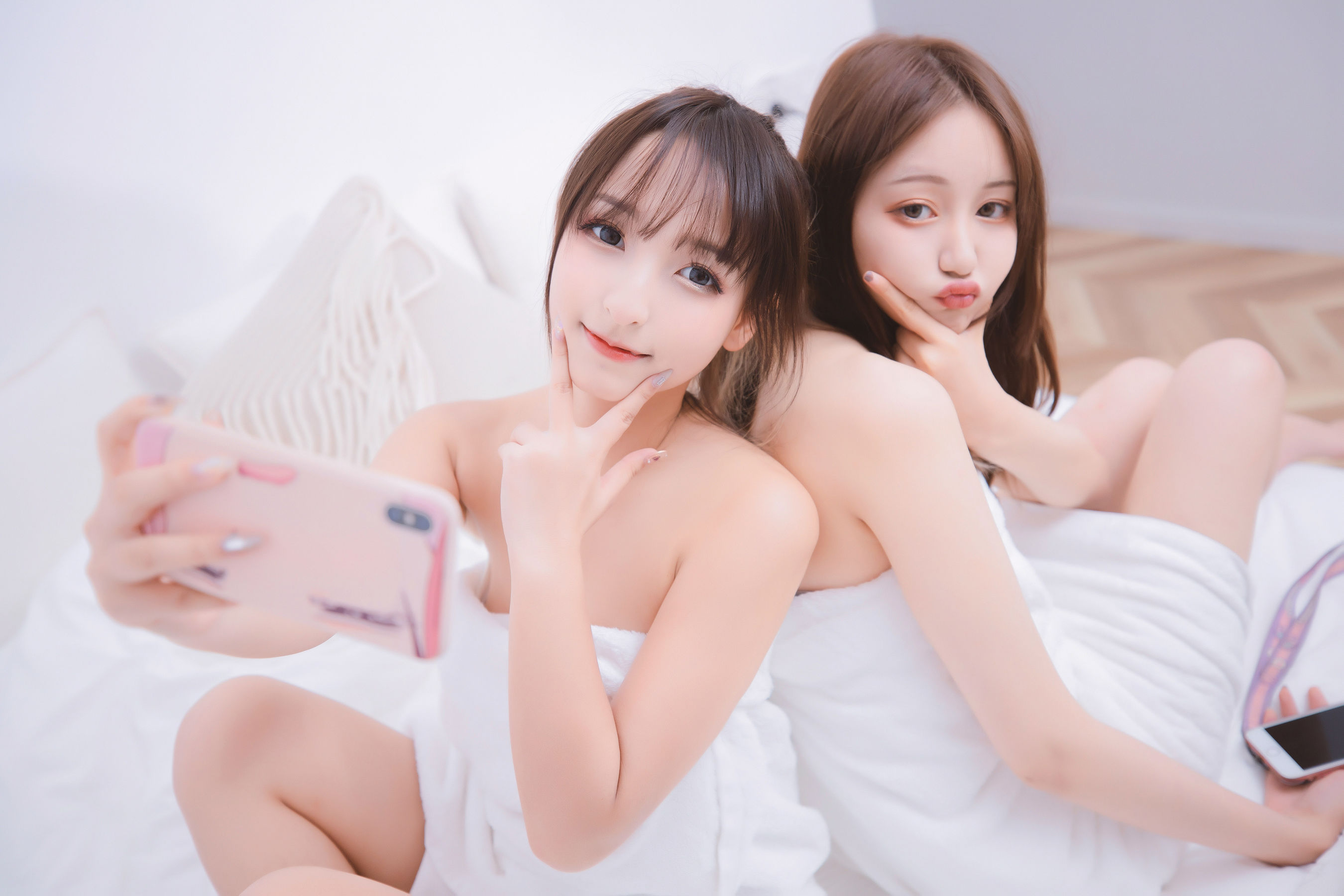 [COS福利] 萝莉神楽板真冬之笑颜水时计-夏日比基尼