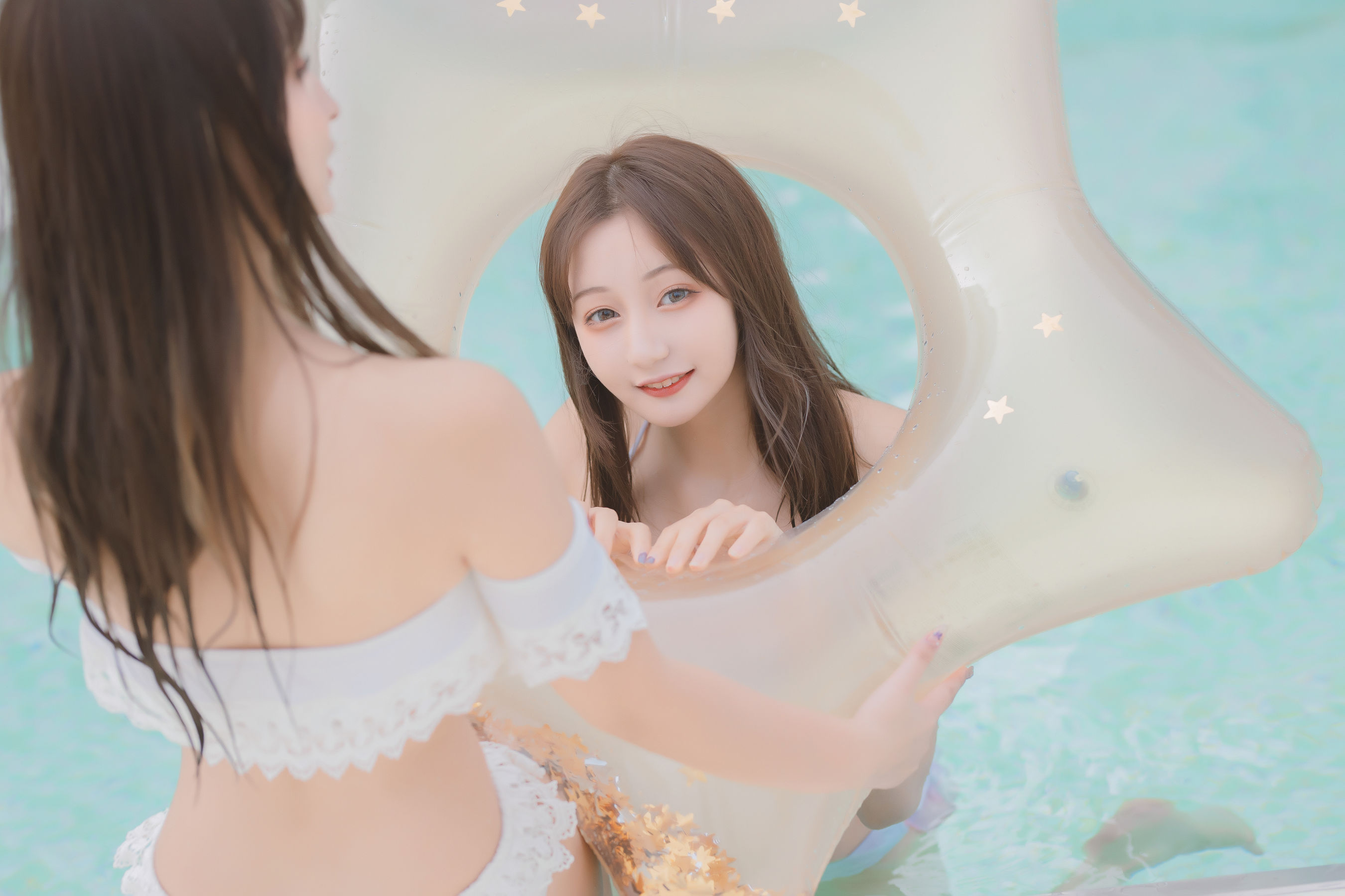 [COS福利] 萝莉神楽板真冬之笑颜水时计-夏日比基尼