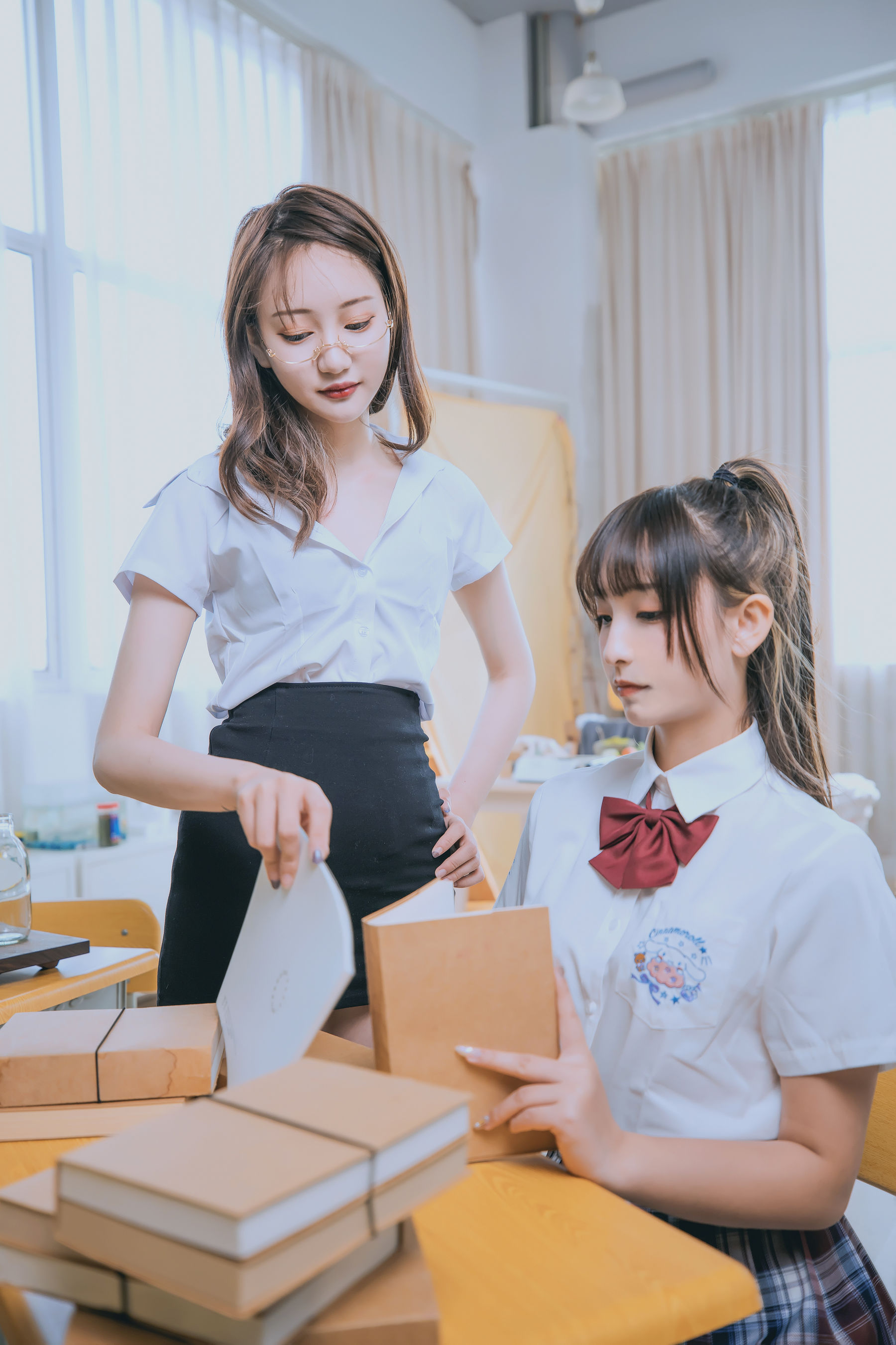 [COS福利] 萝莉神楽板真冬之数之歌-百合教室
