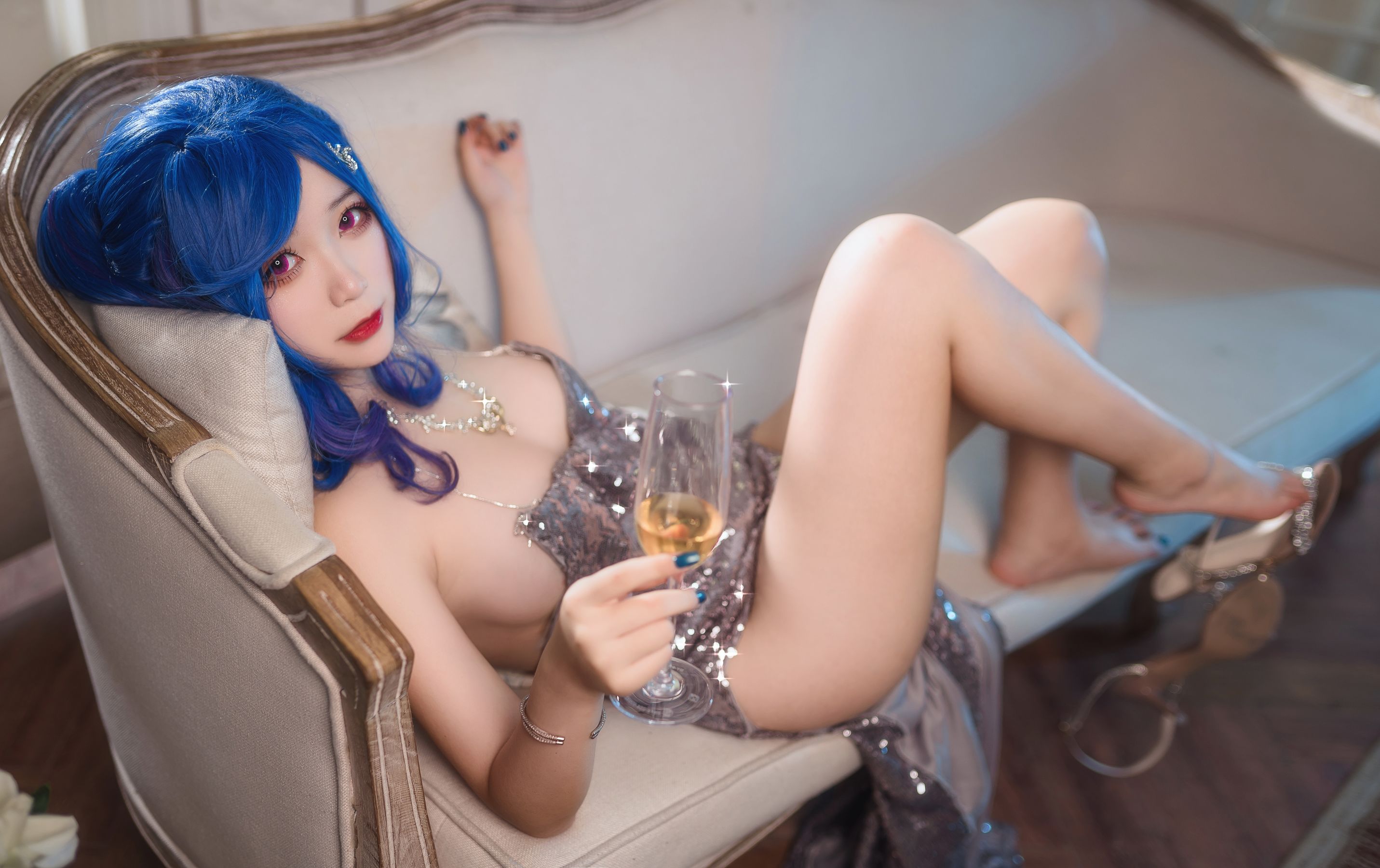 [COS福利] 动漫博主樱落酱w - 圣路易斯礼服