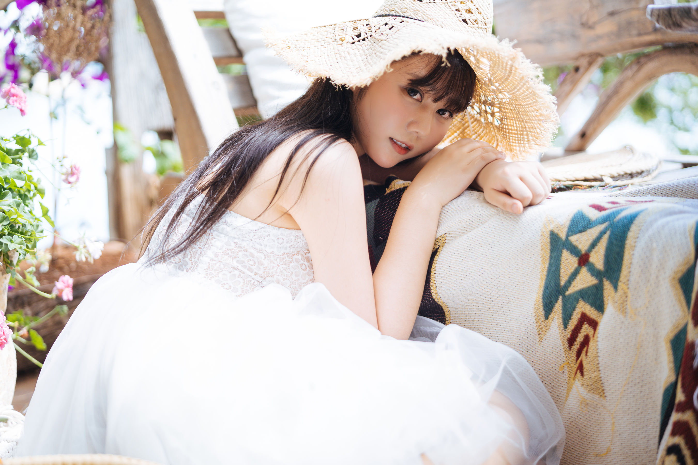 [COS福利] 微博福利姬镜酱 - 静夏之白裙少女