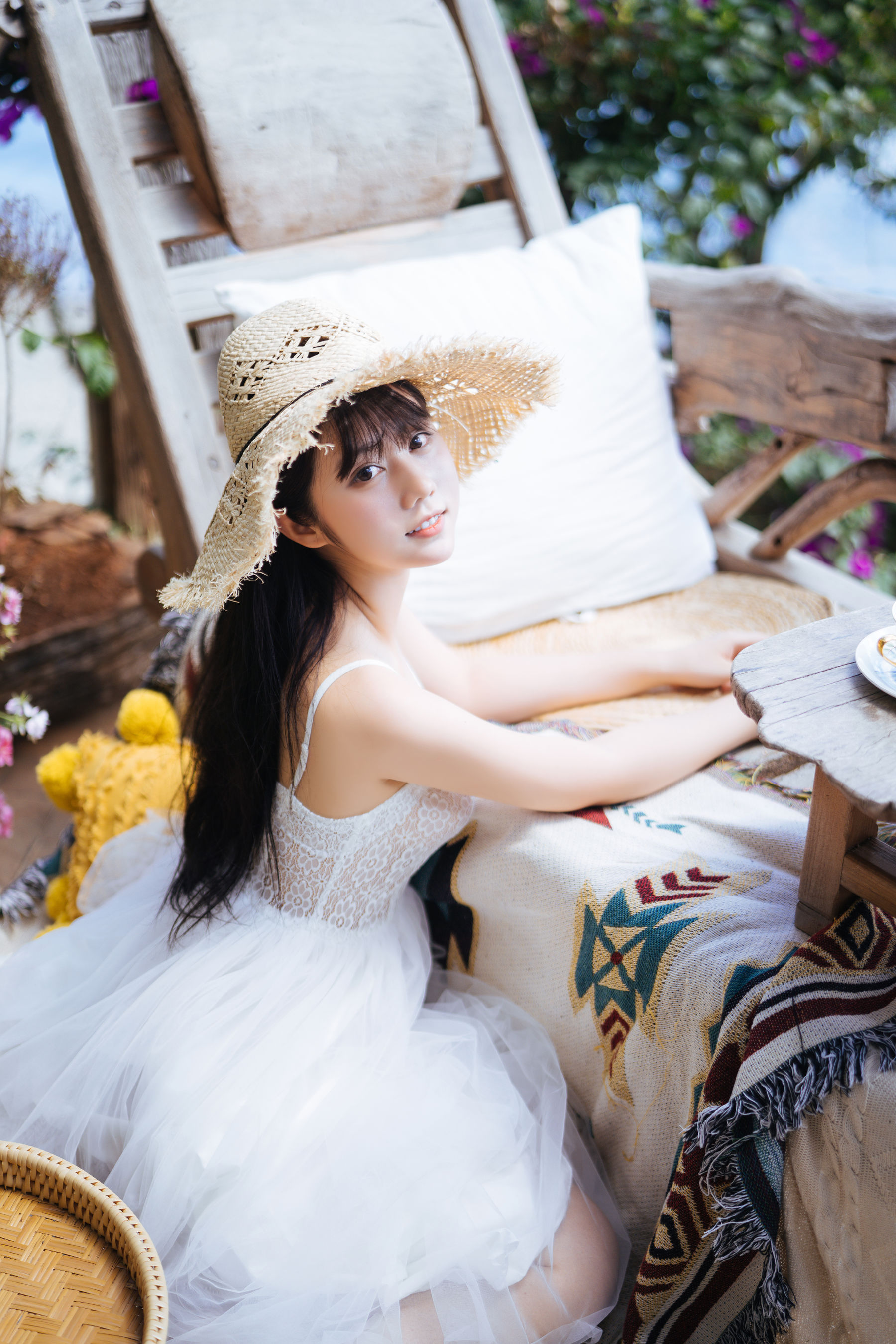 [COS福利] 微博福利姬镜酱 - 静夏之白裙少女