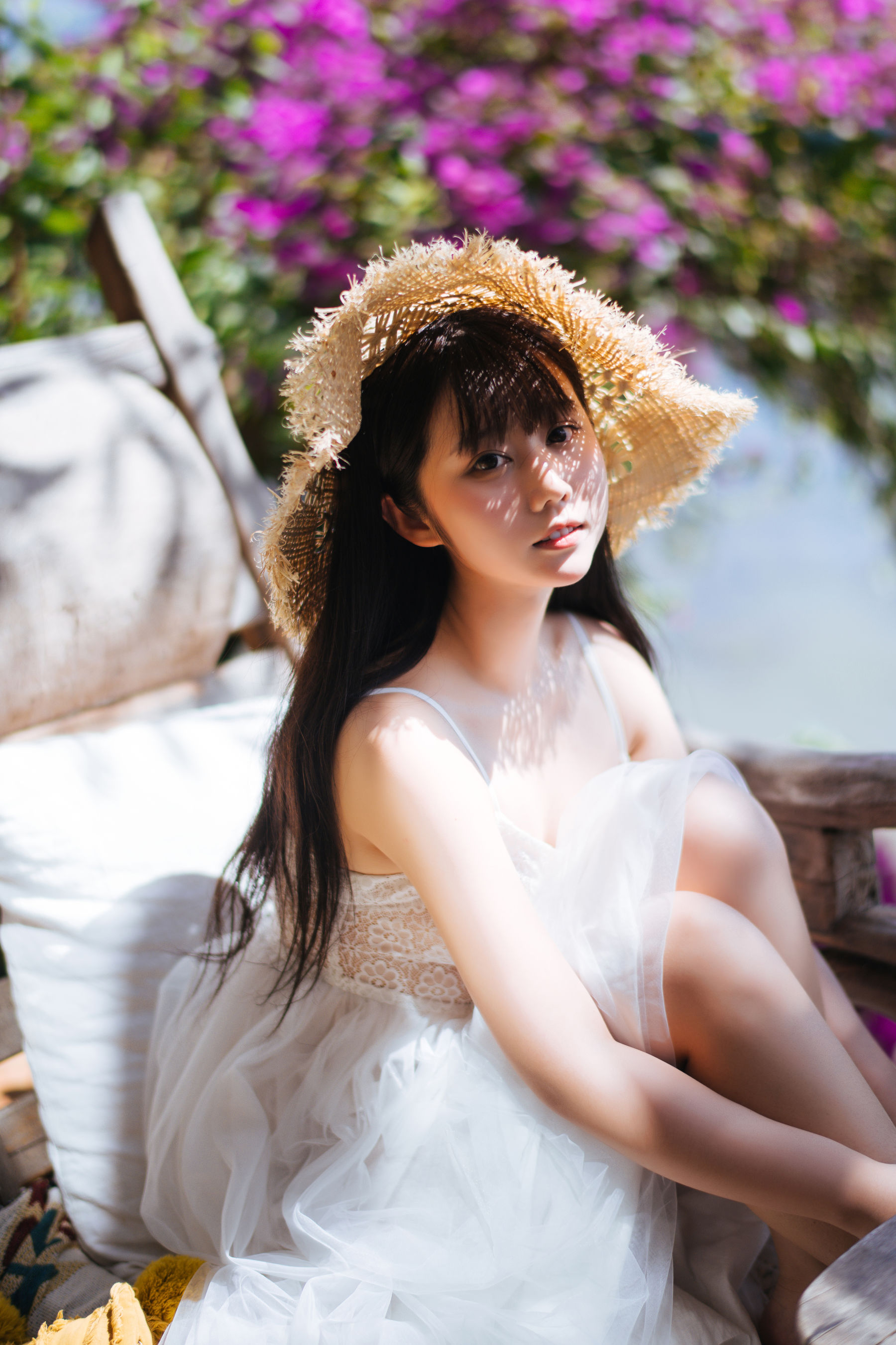 [COS福利] 微博福利姬镜酱 - 静夏之白裙少女
