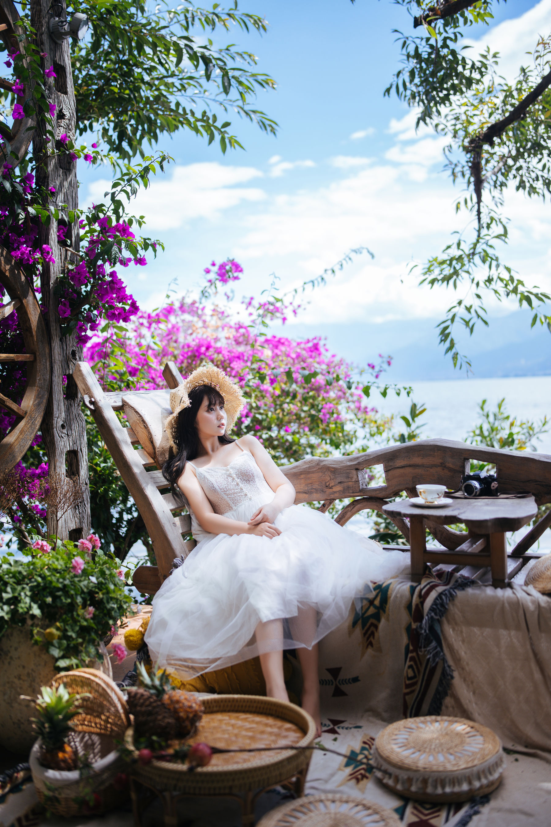 [COS福利] 微博福利姬镜酱 - 静夏之白裙少女