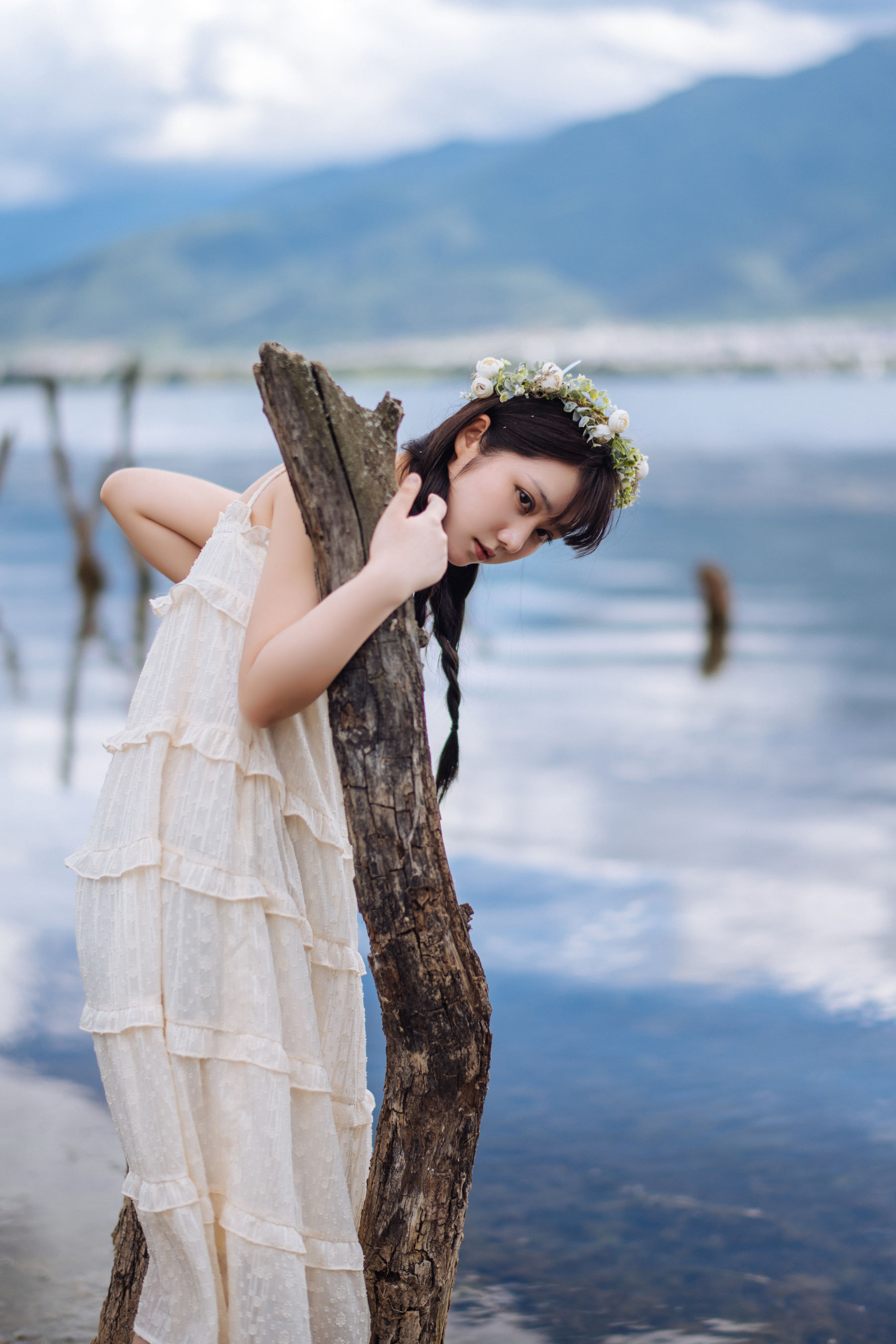 [COS福利] 微博福利姬镜酱 - 静夏之花环女孩