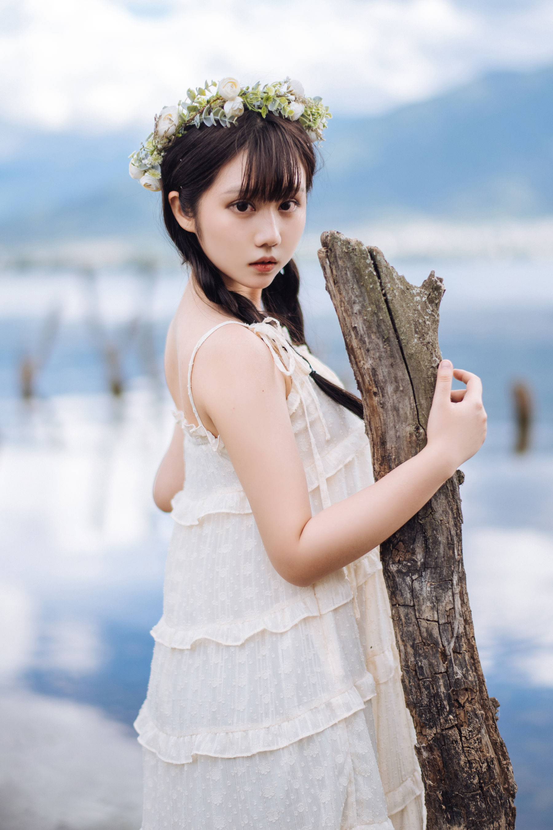 [COS福利] 微博福利姬镜酱 - 静夏之花环女孩