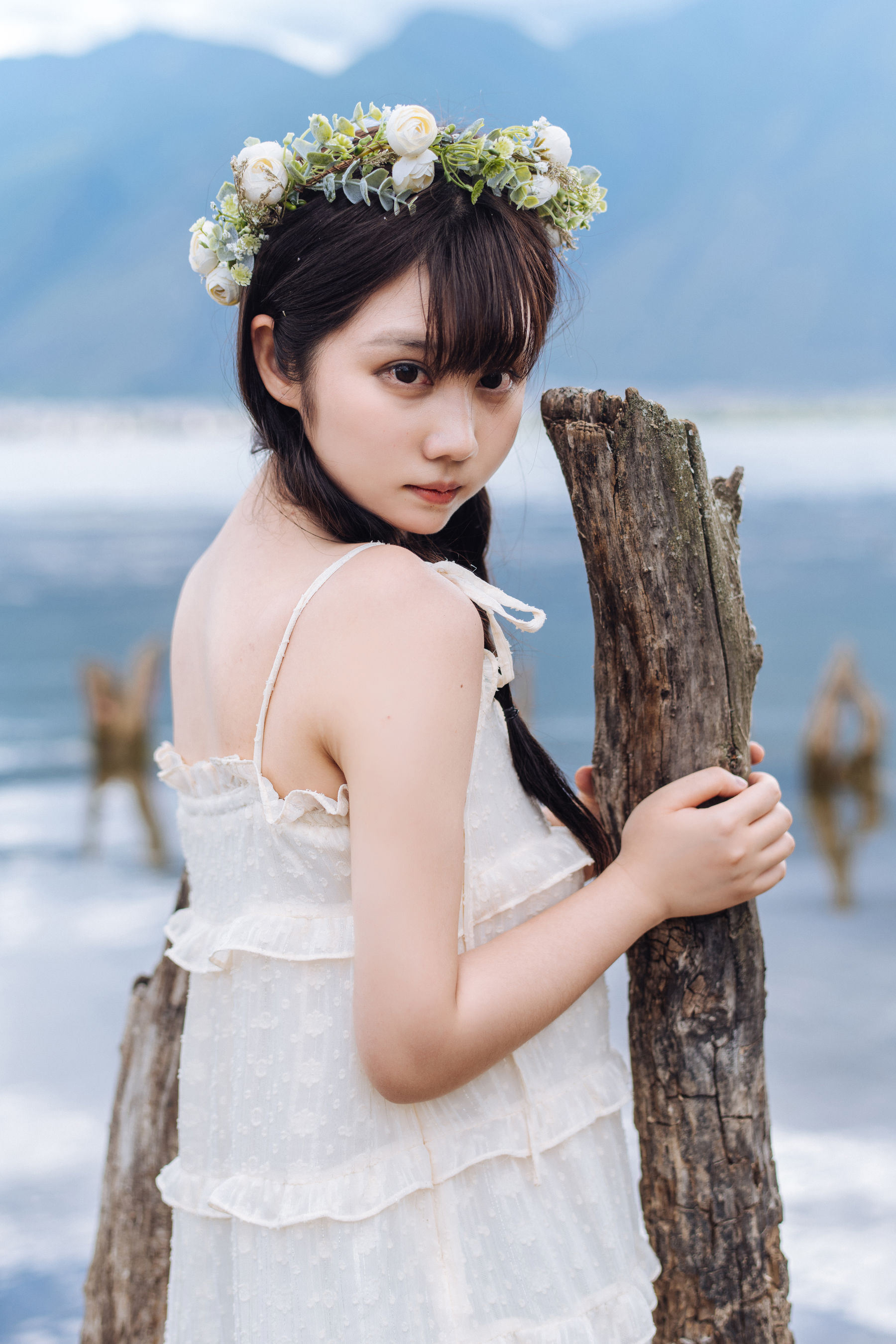 [COS福利] 微博福利姬镜酱 - 静夏之花环女孩