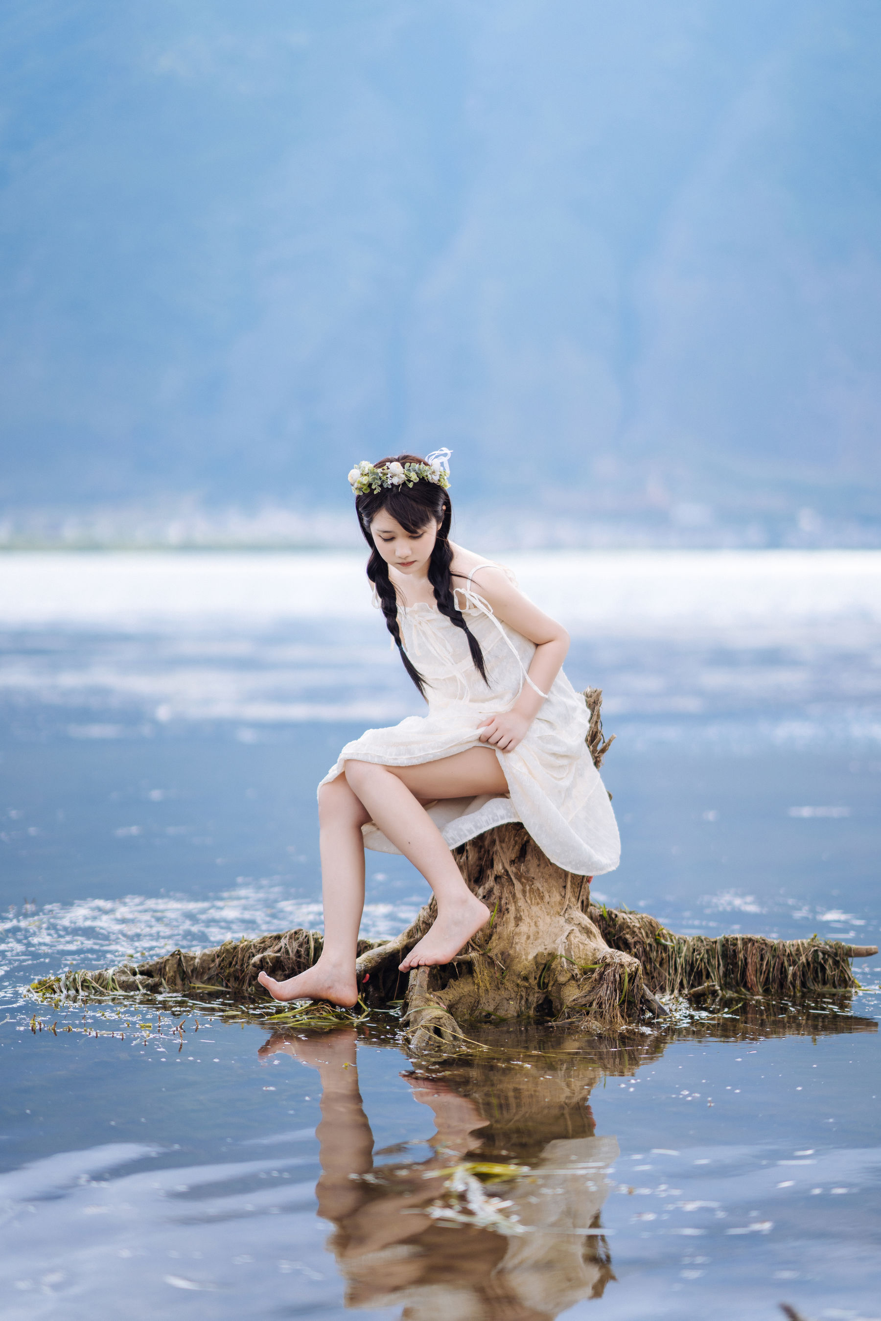 [COS福利] 微博福利姬镜酱 - 静夏之花环女孩