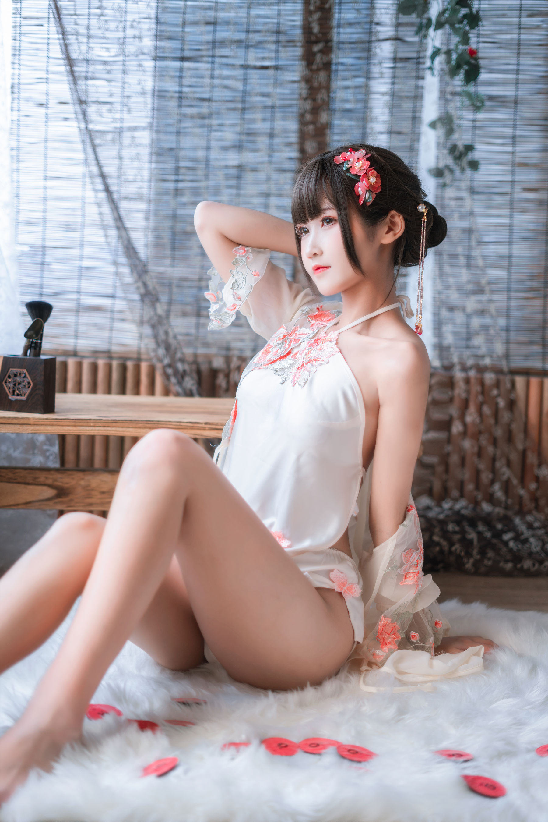[COS福利] 微博妹子三度_69 - 肚兜