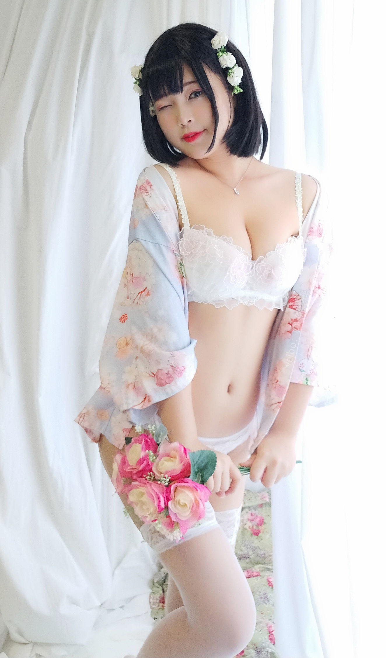 [COS福利] 萌系小姐姐-白烨- - 花与酒与少女