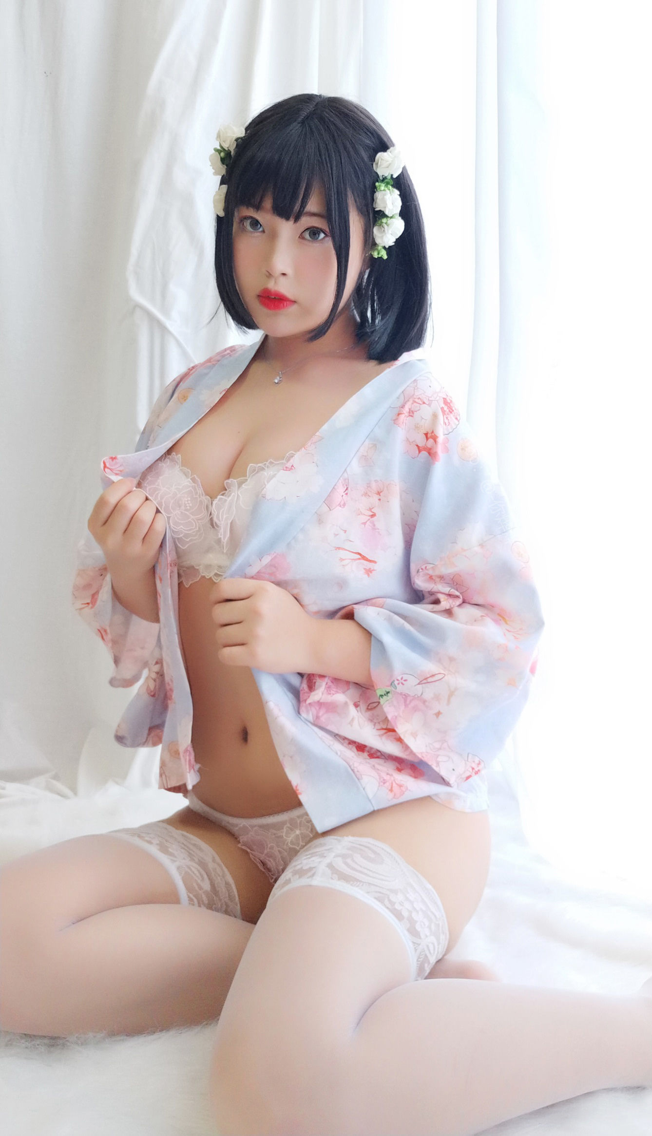 [COS福利] 萌系小姐姐-白烨- - 花与酒与少女