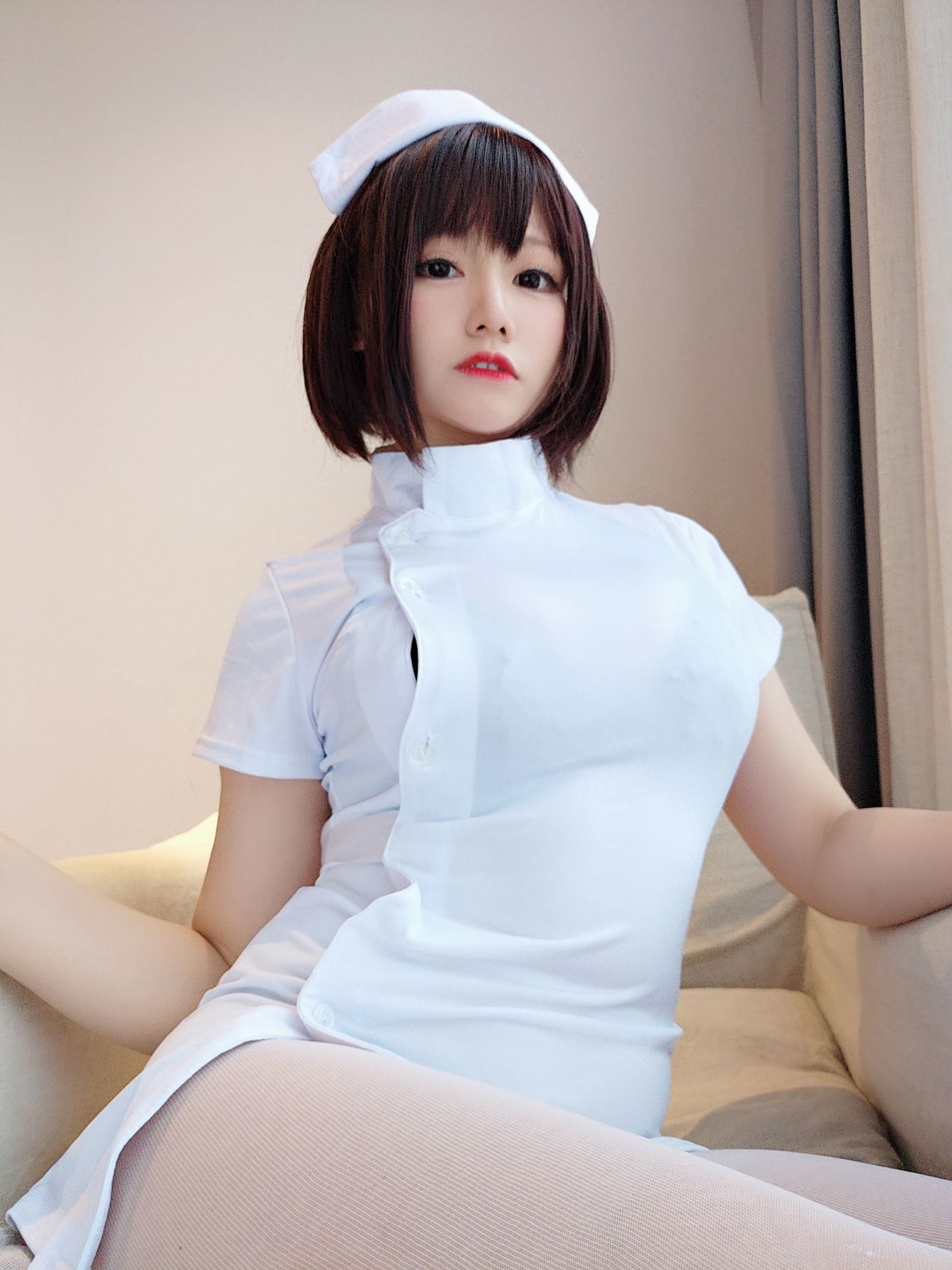 [COS福利] 萌妹子Nyako喵子 - 护士妹妹