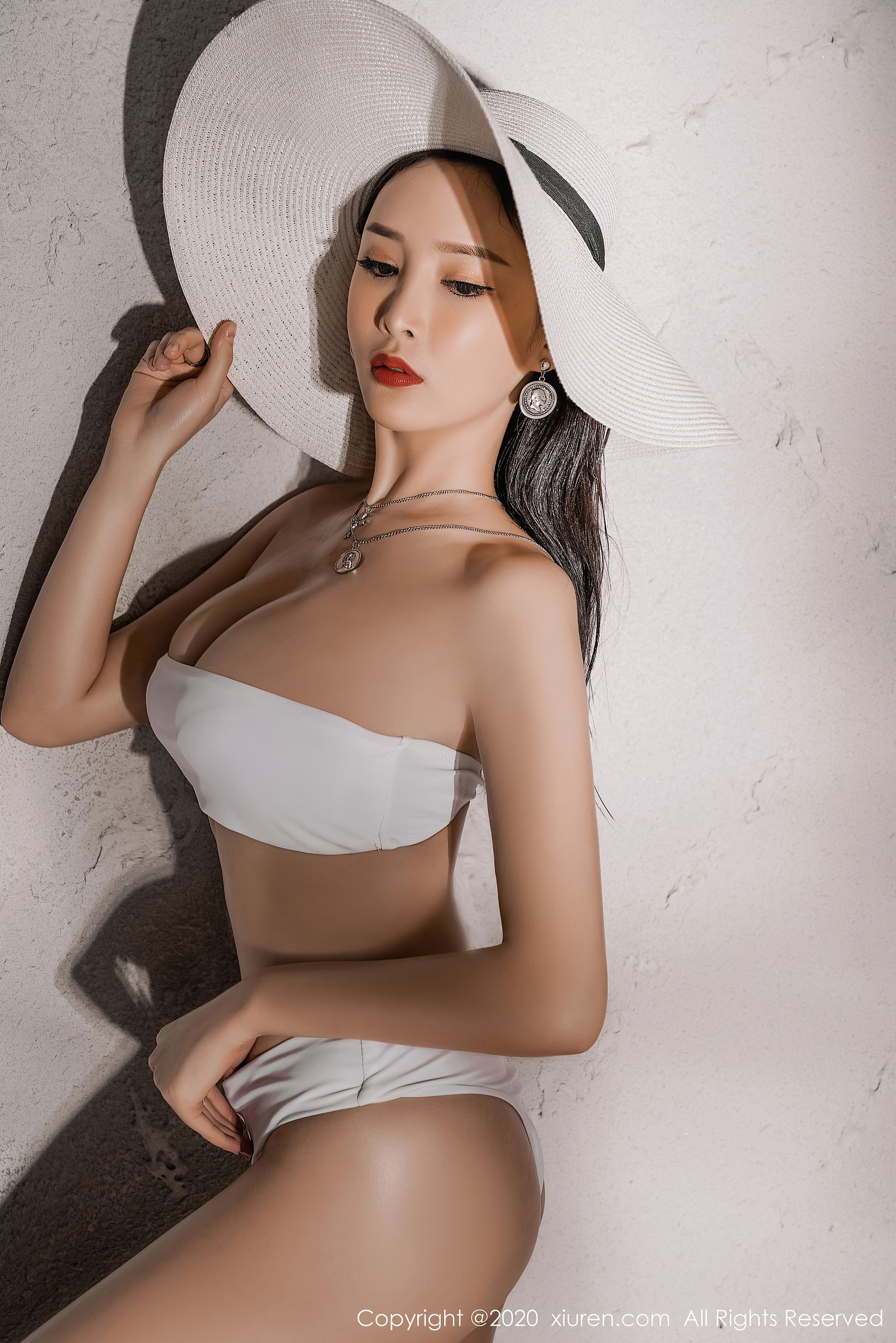 [秀人XIUREN] No.2339 奶瓶土肥圆矮挫丑黑穷