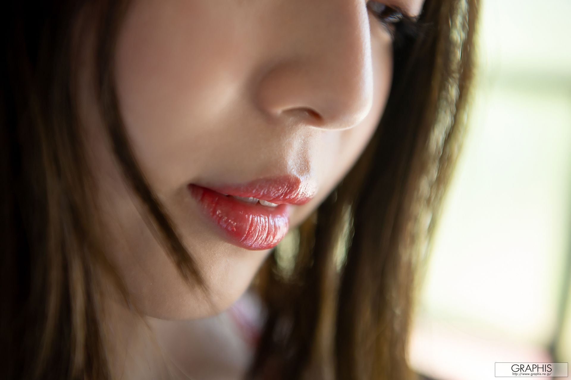 [Graphis] First Gravure 初脱ぎ娘 No.169 Izuna Maki 槙いずな