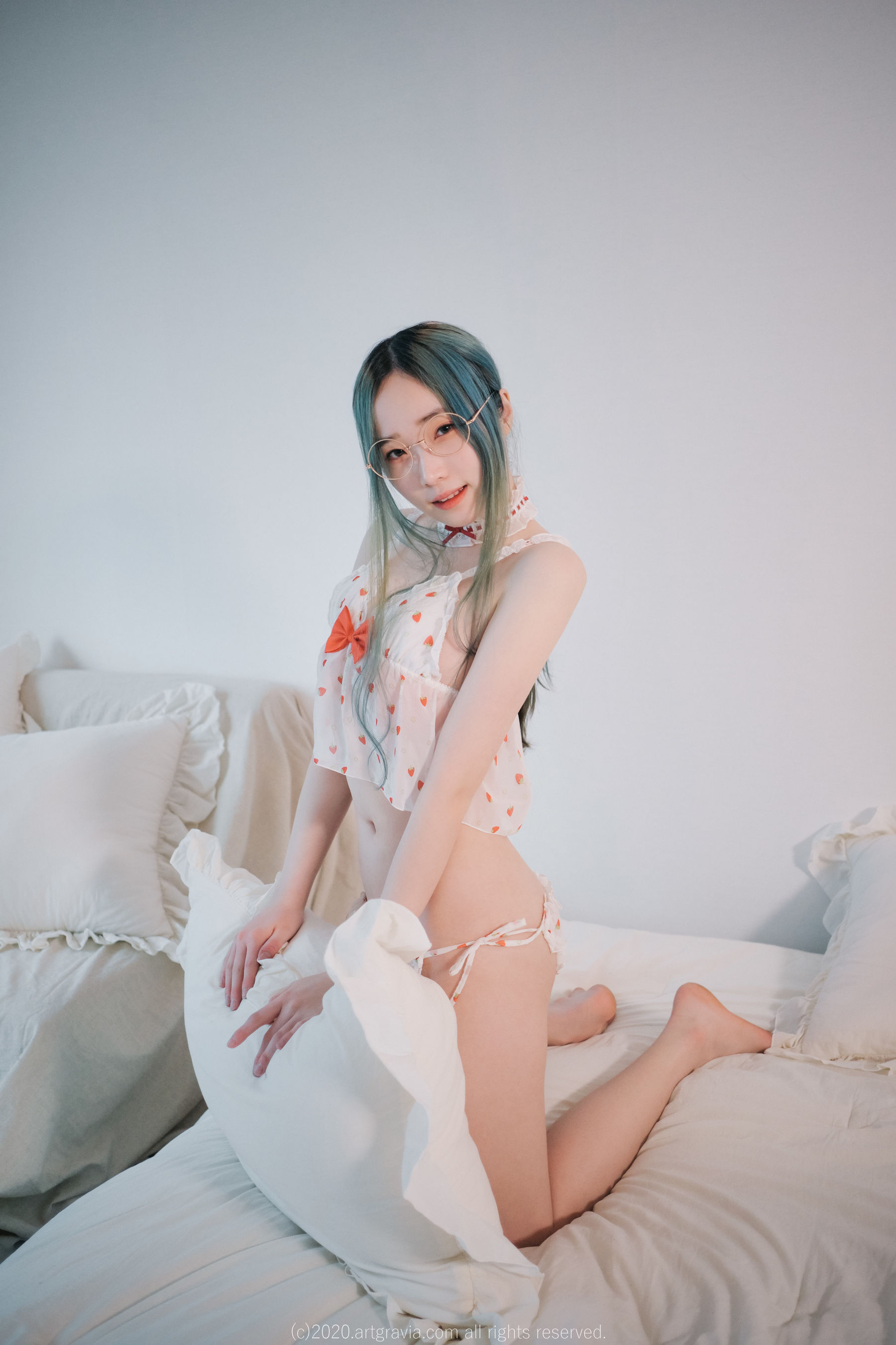 [ARTGRAVIA] Vol.160 韩国妹子 BamBi写真 可爱草莓