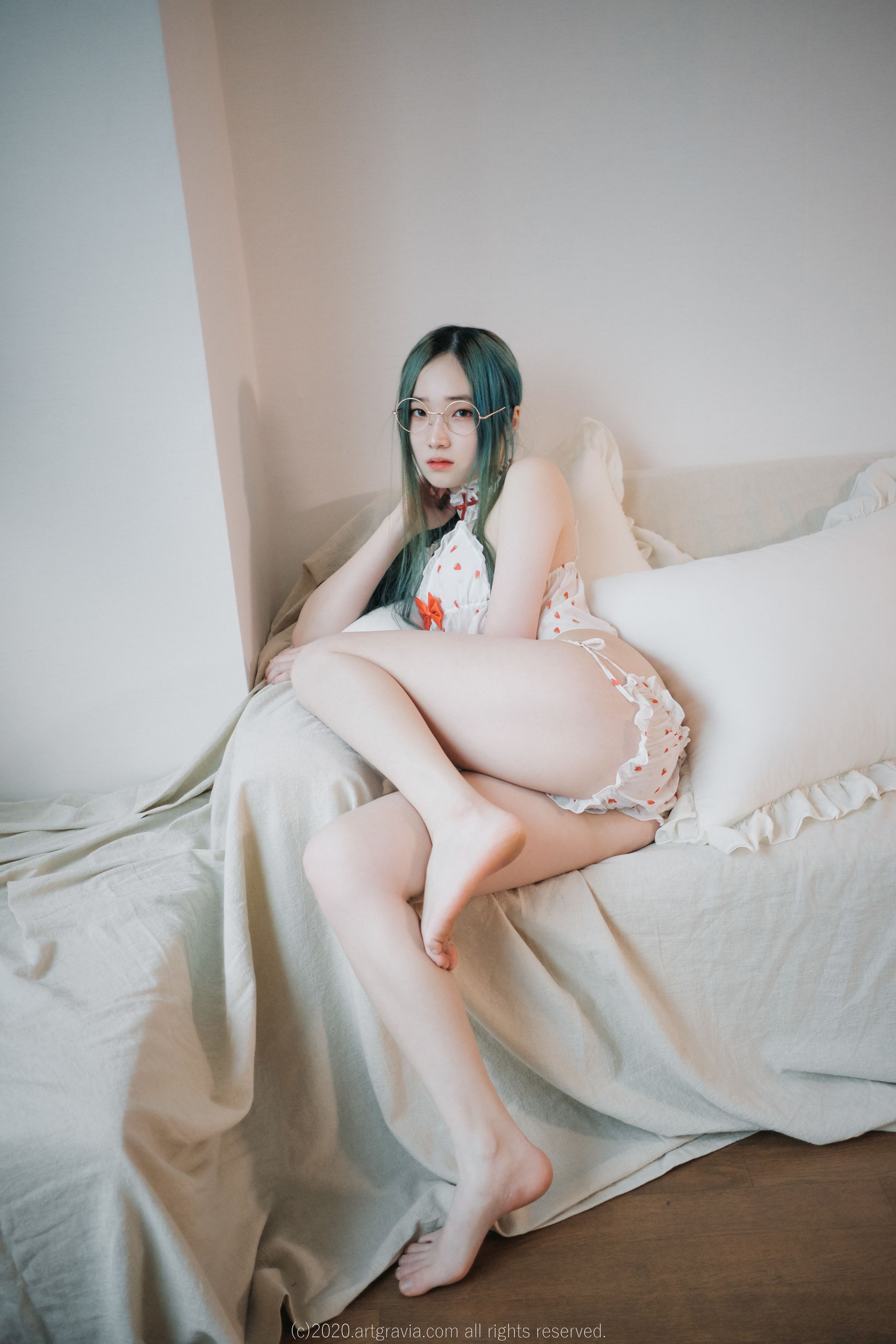 [ARTGRAVIA] Vol.160 韩国妹子 BamBi写真 可爱草莓