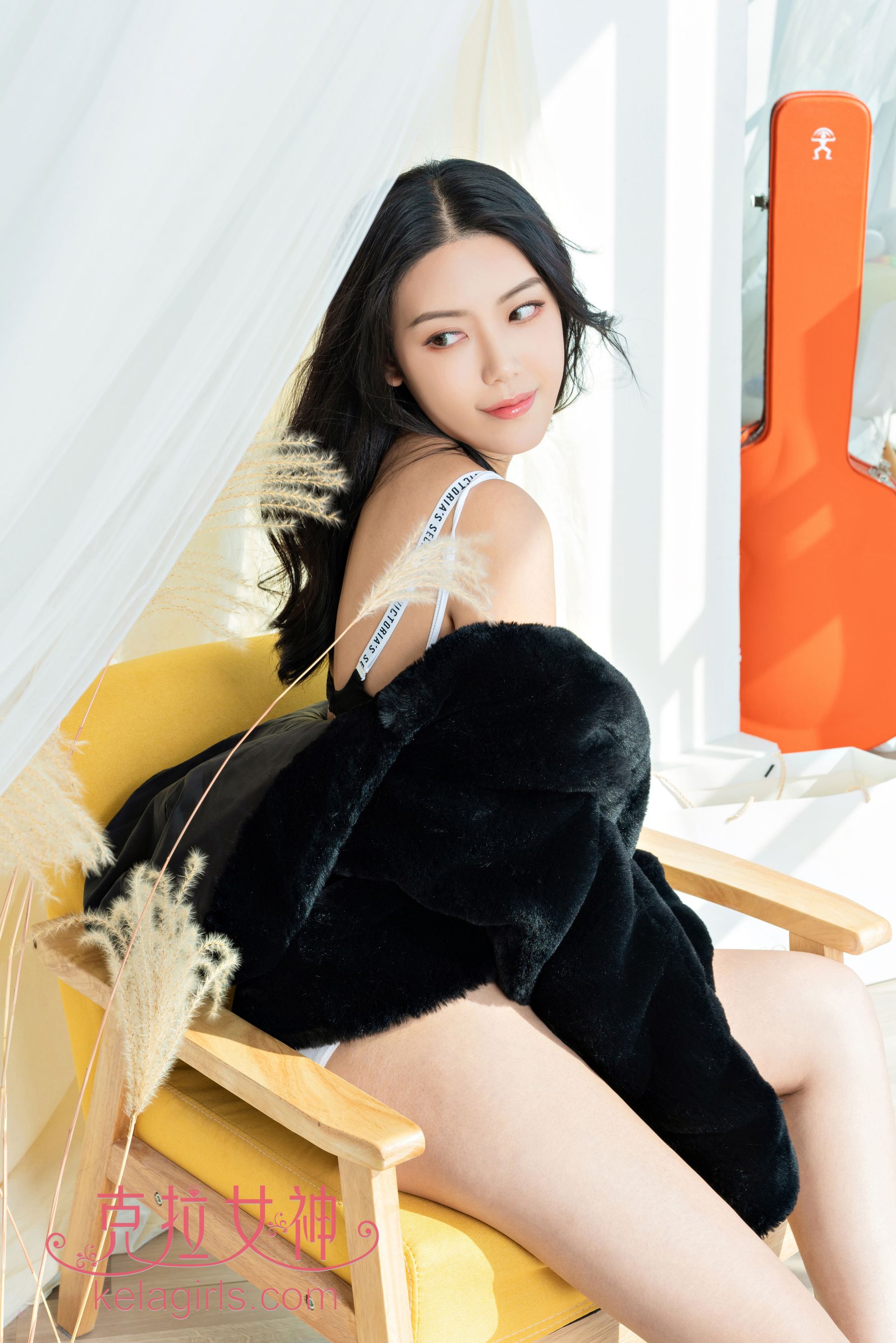 [克拉女神Kelagirls]  钟淇 光脚球鞋